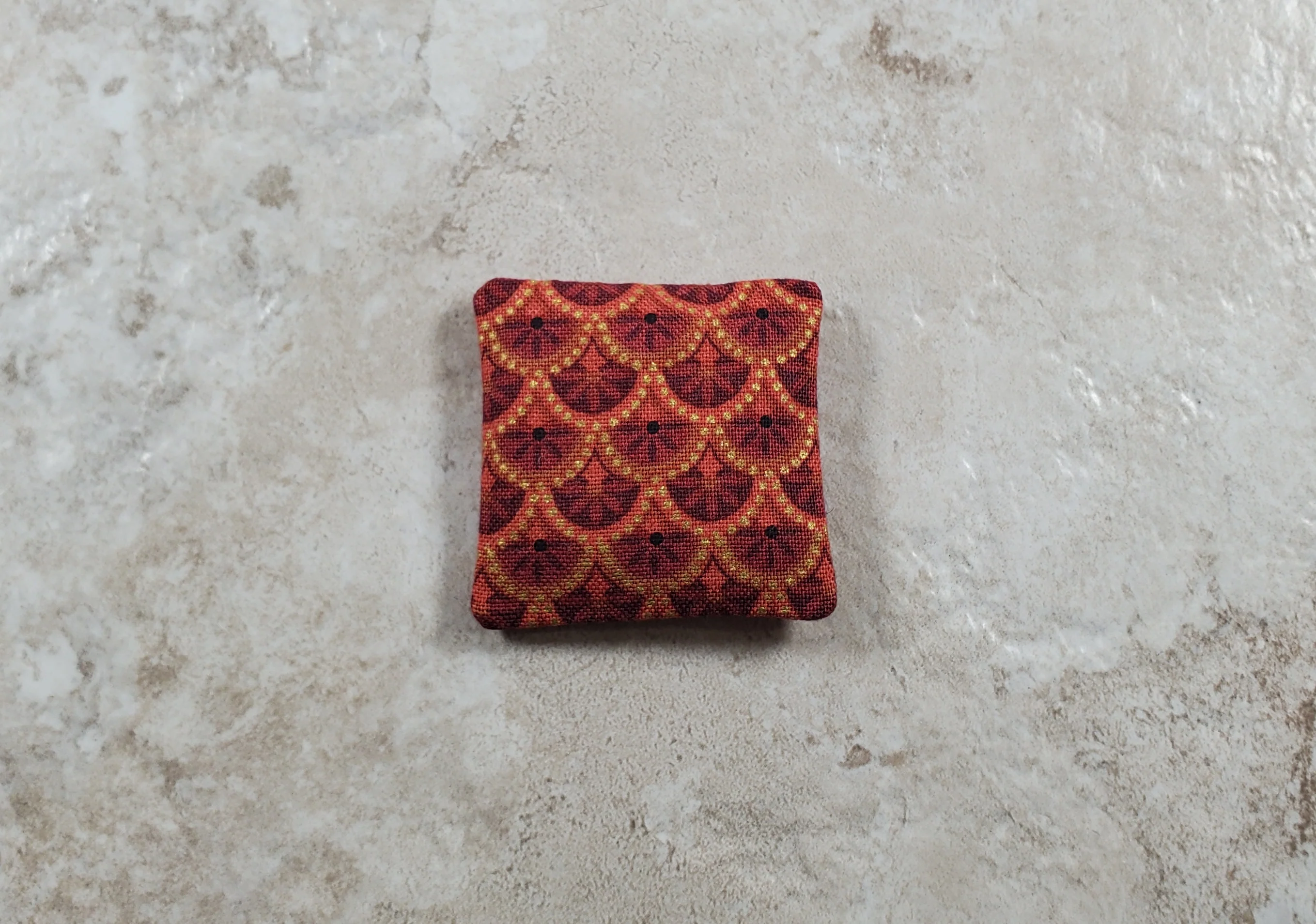 Dollhouse Miniature Dark Red & Rust Festive 1:12 Scale 1 1/2"