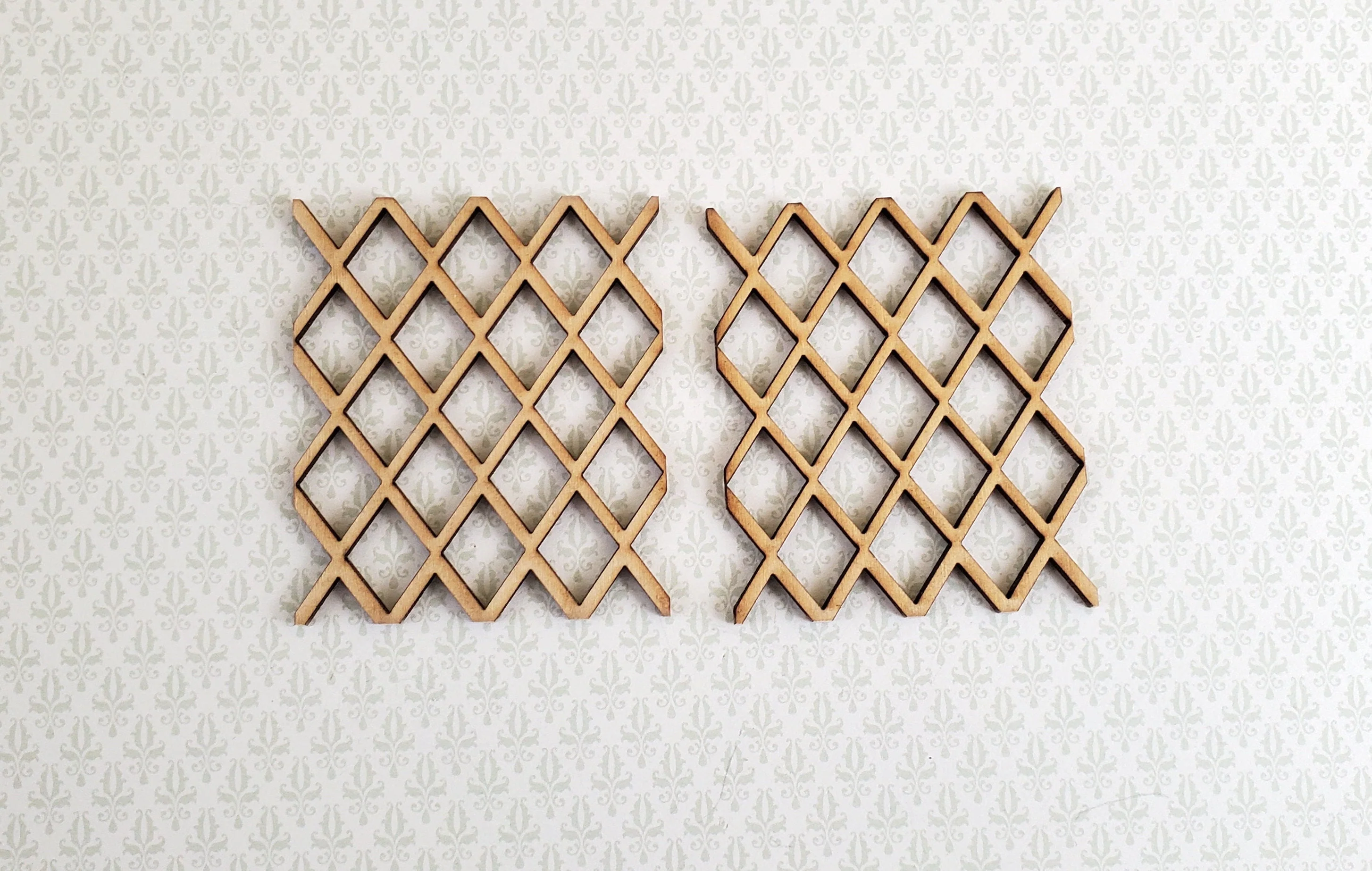 Dollhouse Diamond Window Pane Insert 1:12 Scale Fits Houseworks 5000 Miniatures