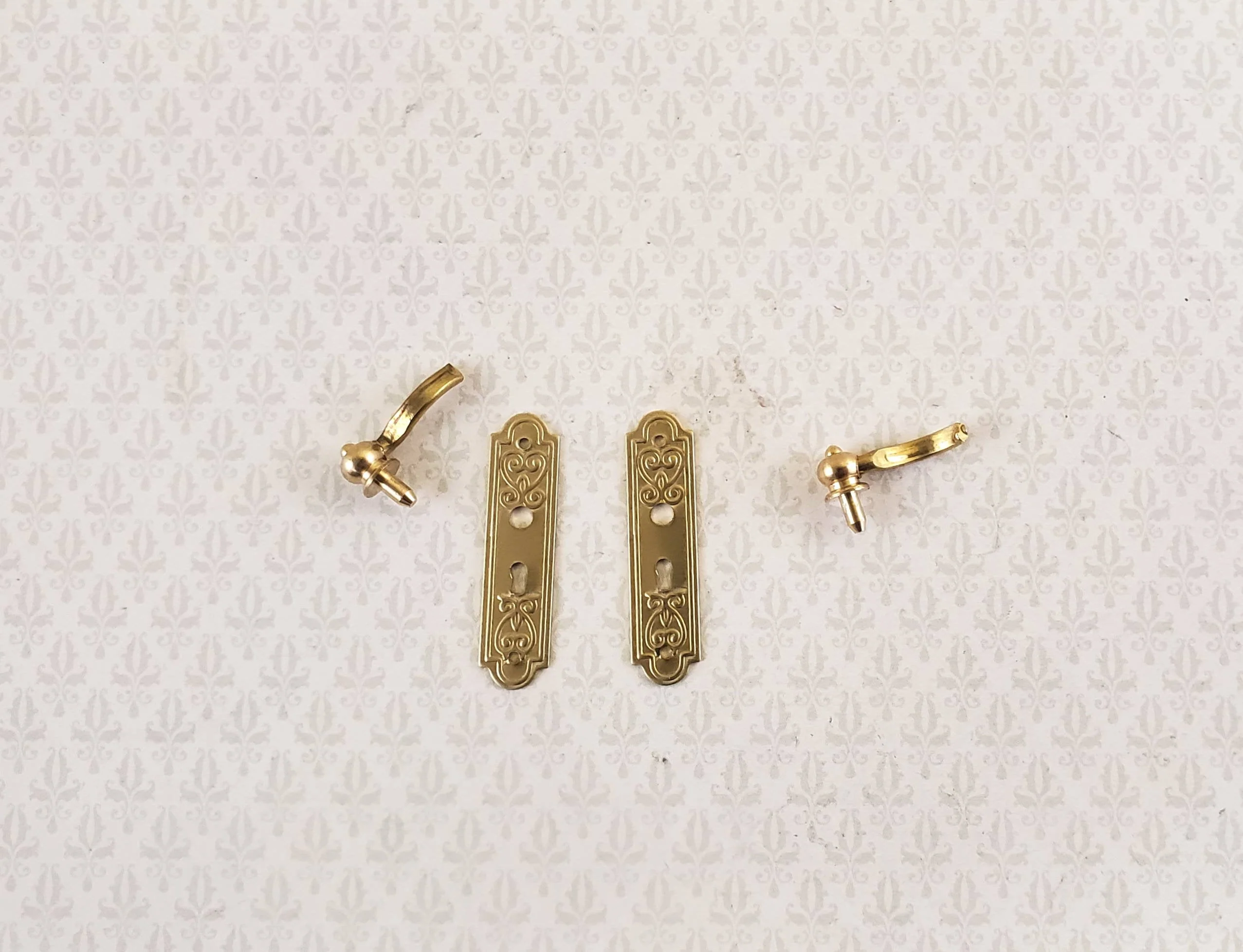 Dollhouse Door Handles with Fancy Plate x2 French Lever Style Gold 1:12 Scale - Image 2