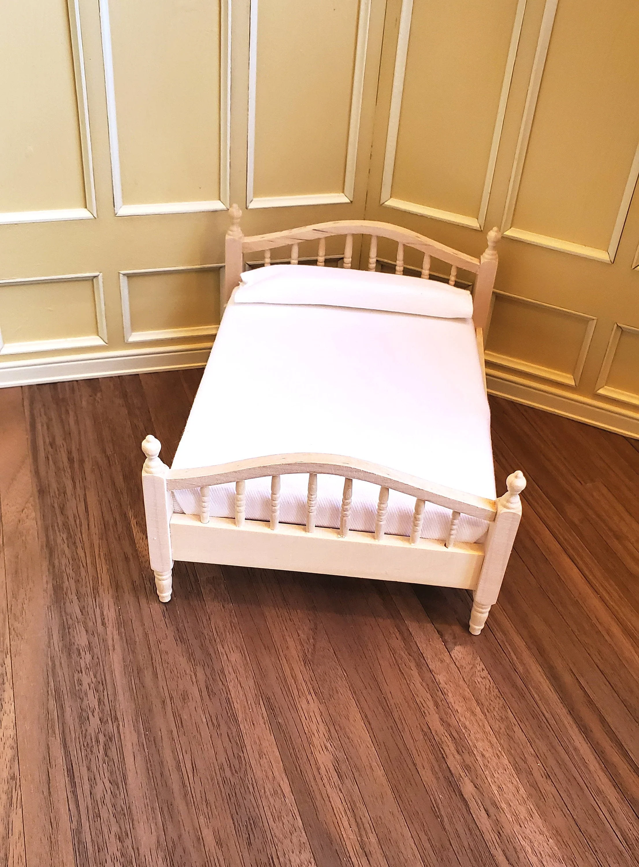 Dollhouse Miniature Double Bed Spindles with Mattress Unpainted 1:12 Scale Furniture - Image 2
