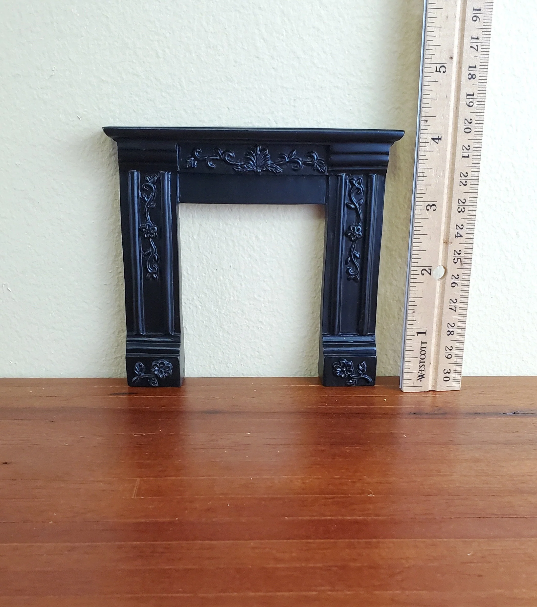 Dollhouse Miniature Fireplace Surround Victorian with Flowers Black 1:12 Scale - Image 3
