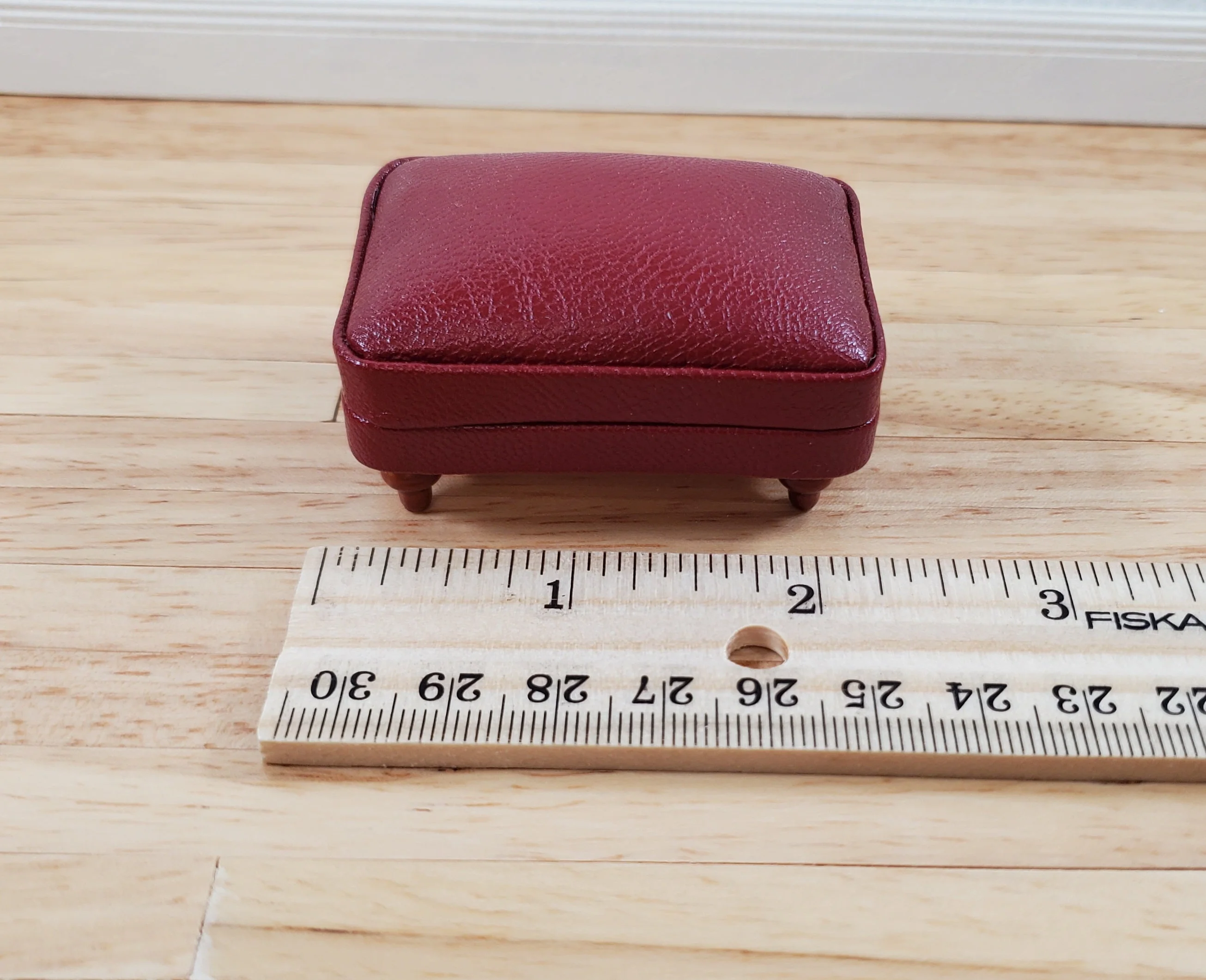 Dollhouse Miniature Footstool Ottoman Burgundy 1:12 Scale Miniature Furniture - Image 4