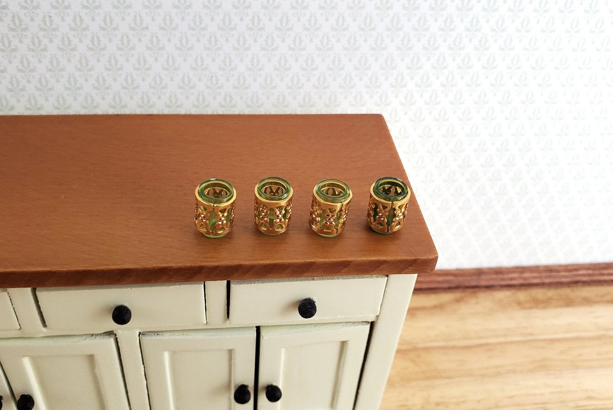 Dollhouse Miniature Glasses Green with Gold Wrap Fancy x4 1:12 Scale Chrysnbon - Image 2