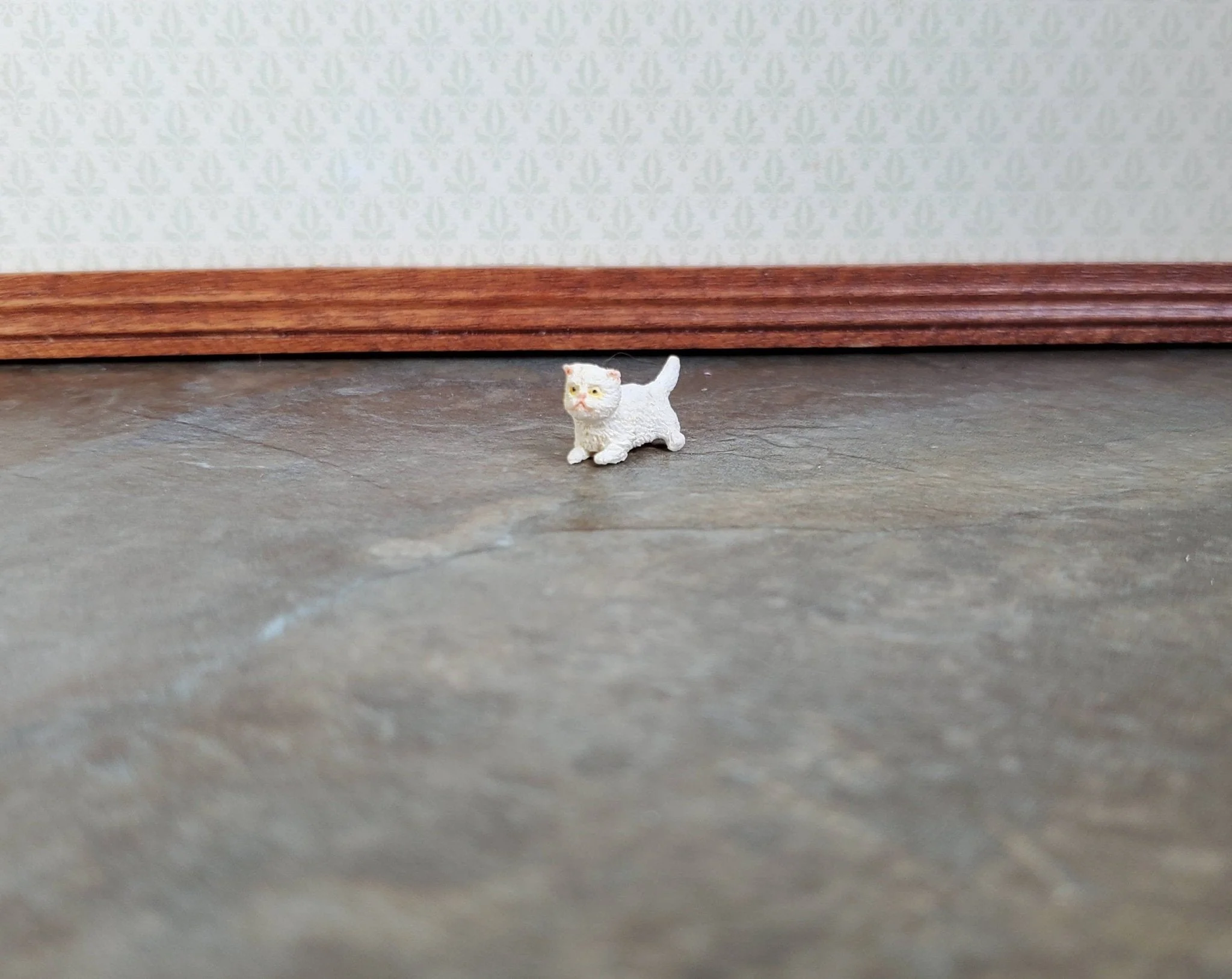 Dollhouse Miniature Kitten White Persian Playing 1:24 Scale Animals Cats