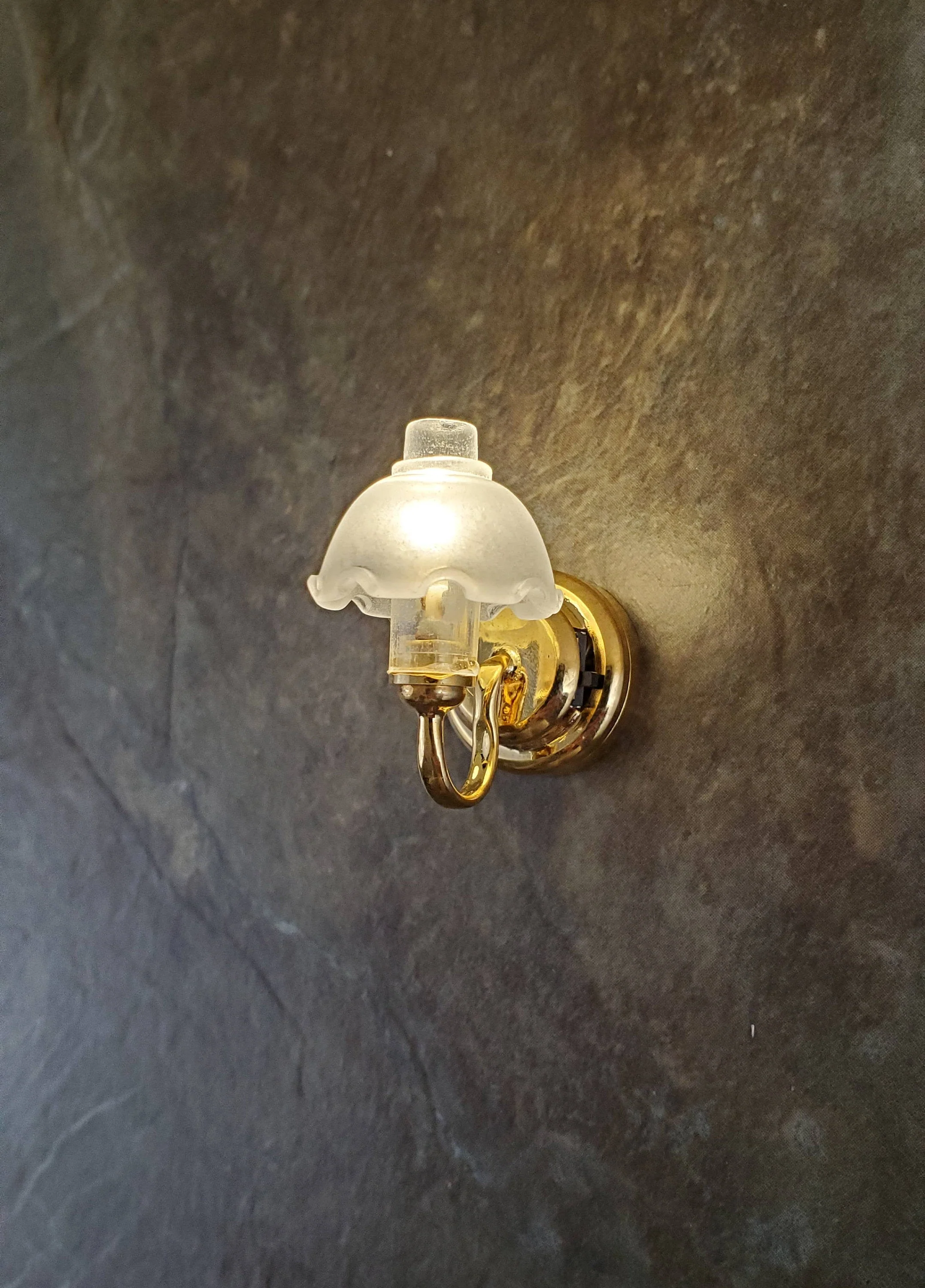 Dollhouse Miniature Battery Light Single Flower Wall Sconce 1:12 Scale - Image 4