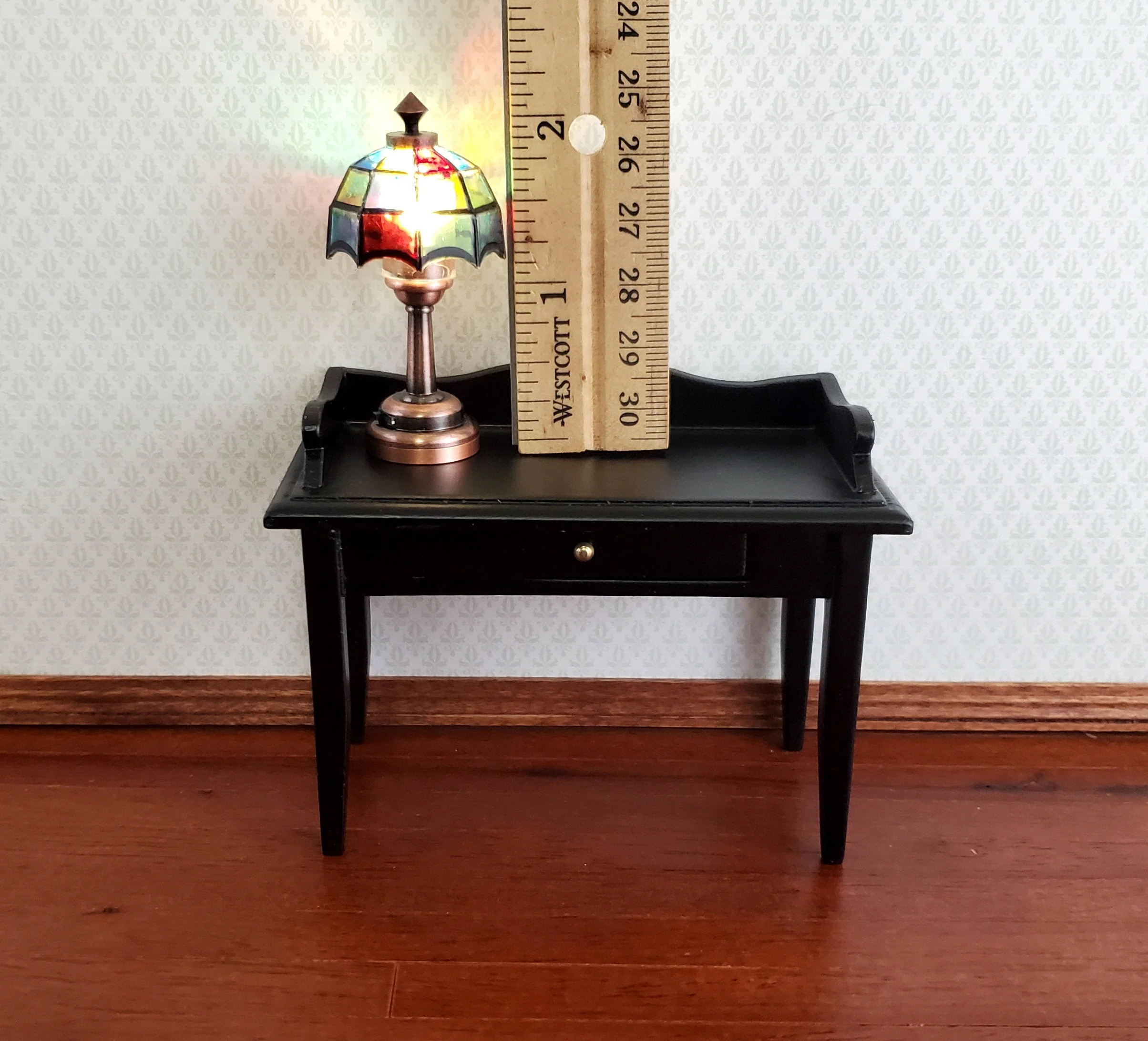 Dollhouse Miniature LED Battery Light Table Lamp Stained Glass Style Bronze Base 1:12 Scale - Image 4