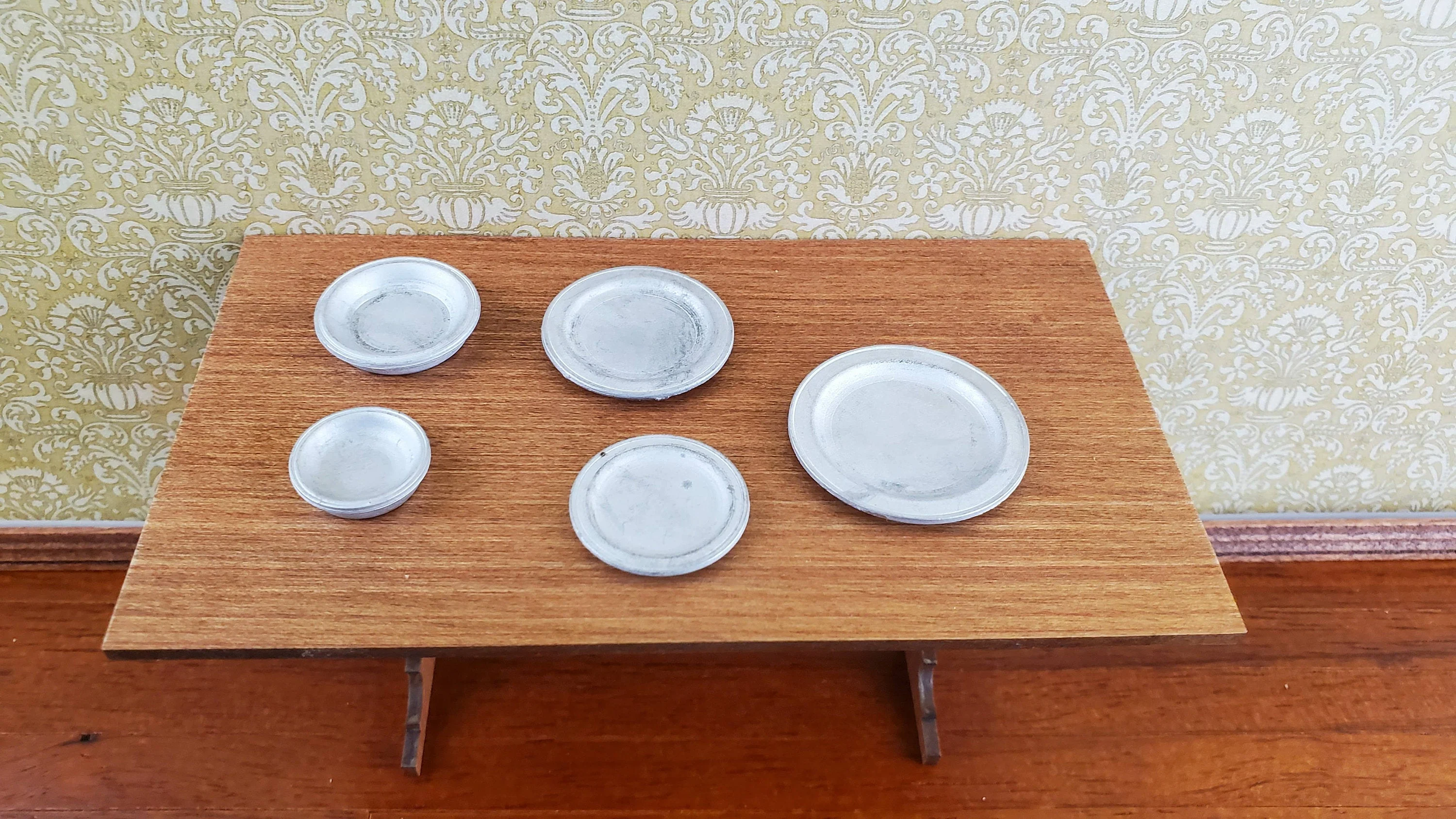 Dollhouse Miniature Metal Plates & Bowls x5 1:12 Scale Dishes Cast White Metal