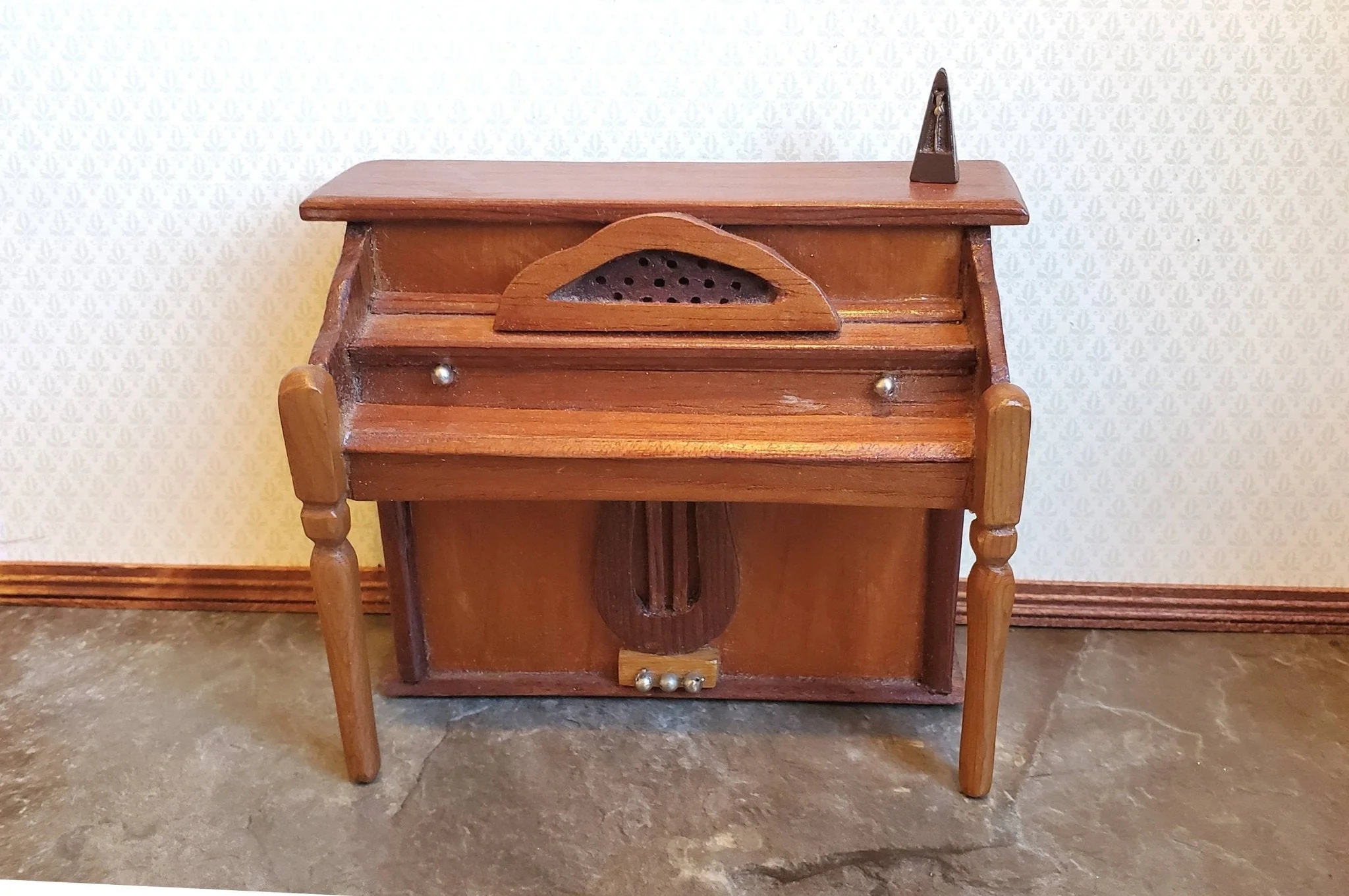 Dollhouse Miniature Metronome for Piano Metal 1:12 Scale Accessories - Image 3