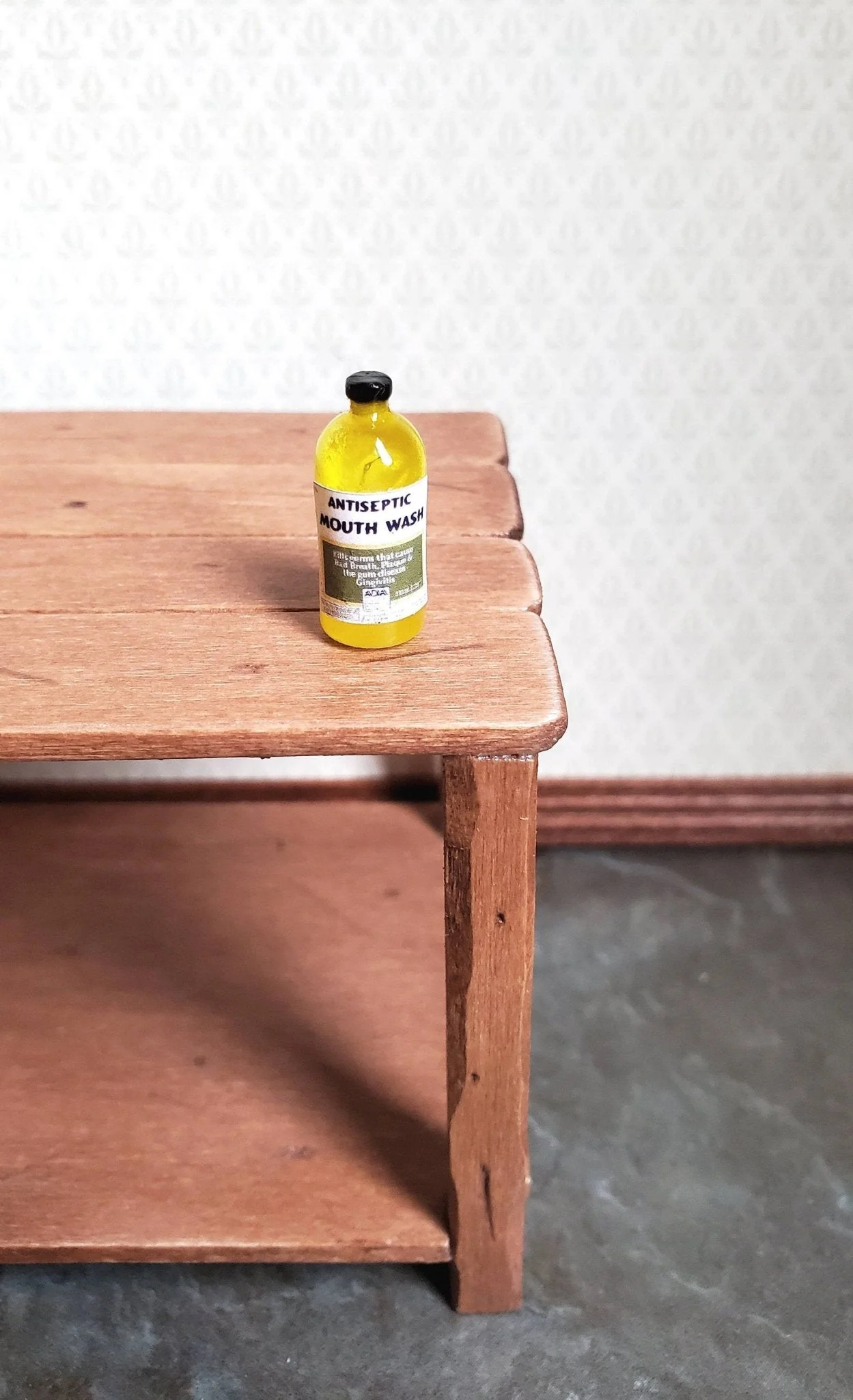 Dollhouse Miniature Mouth Wash Antiseptic Modern Style 1:12 Scale Medicine