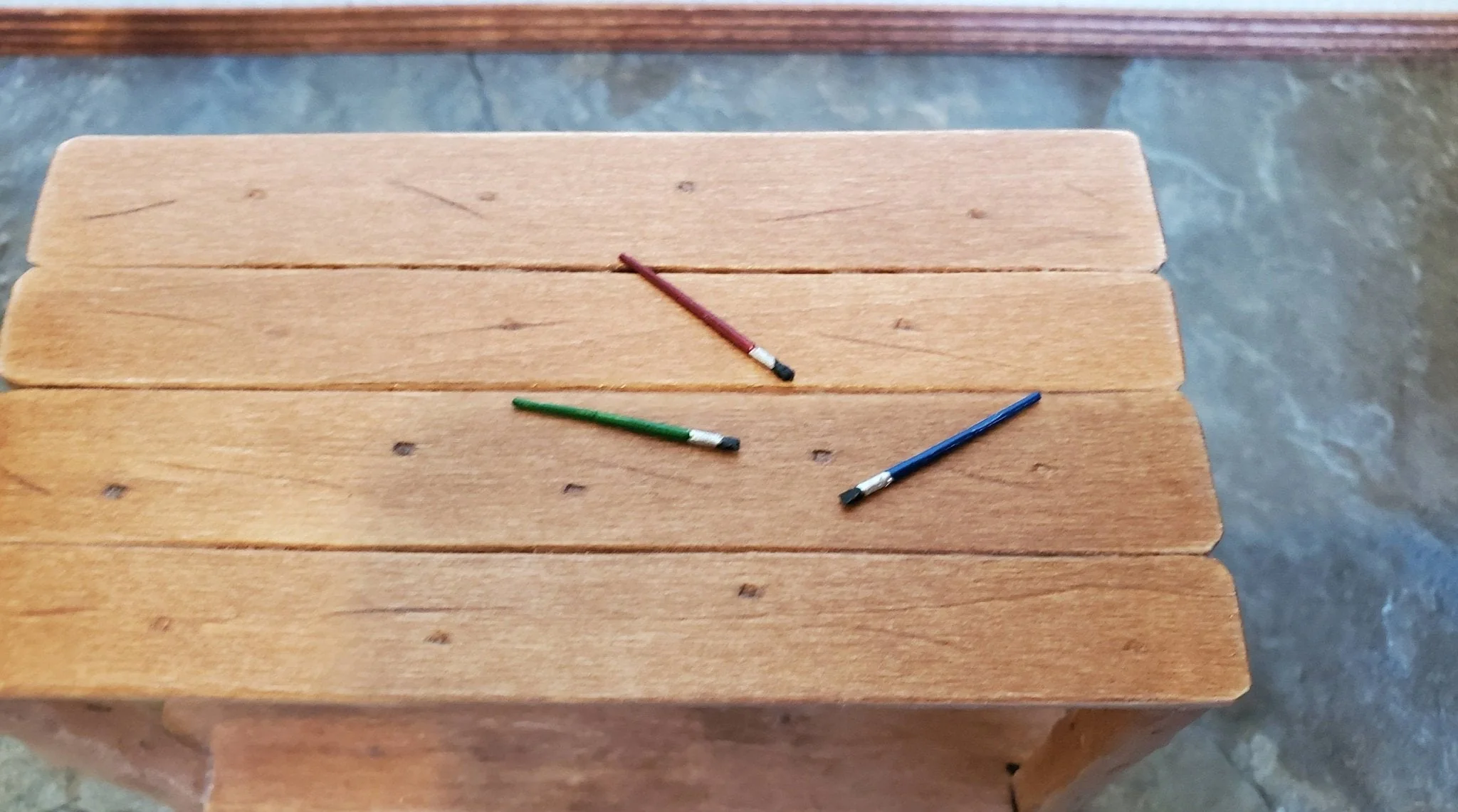 Dollhouse Miniature Paint Brushes x3 1:12 Scale Painted Metal Red Green Blue