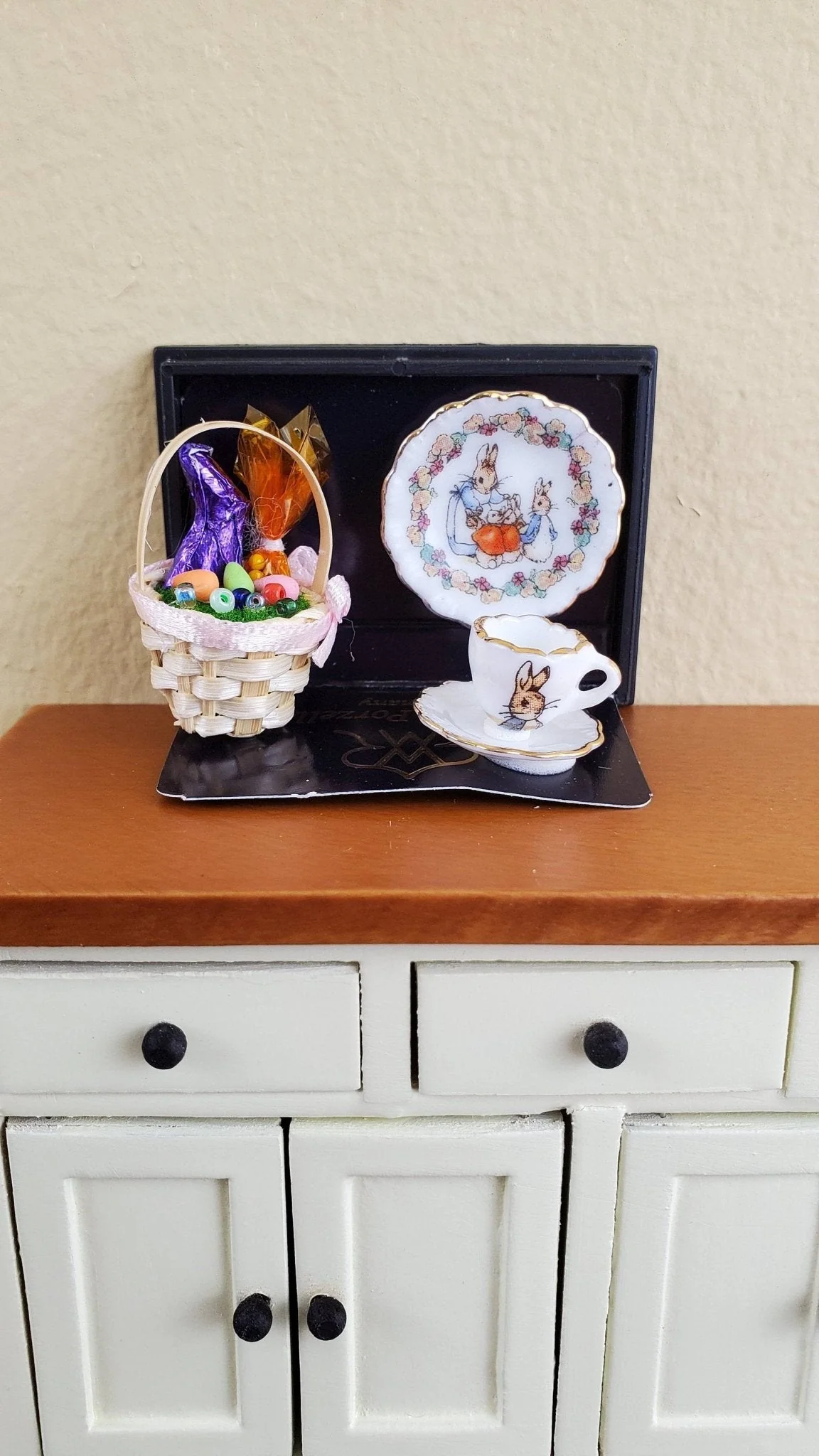 Dollhouse Miniature Peter Rabbit Easter Bunny Set Dishes Reutter Porcelain 1:12 Scale