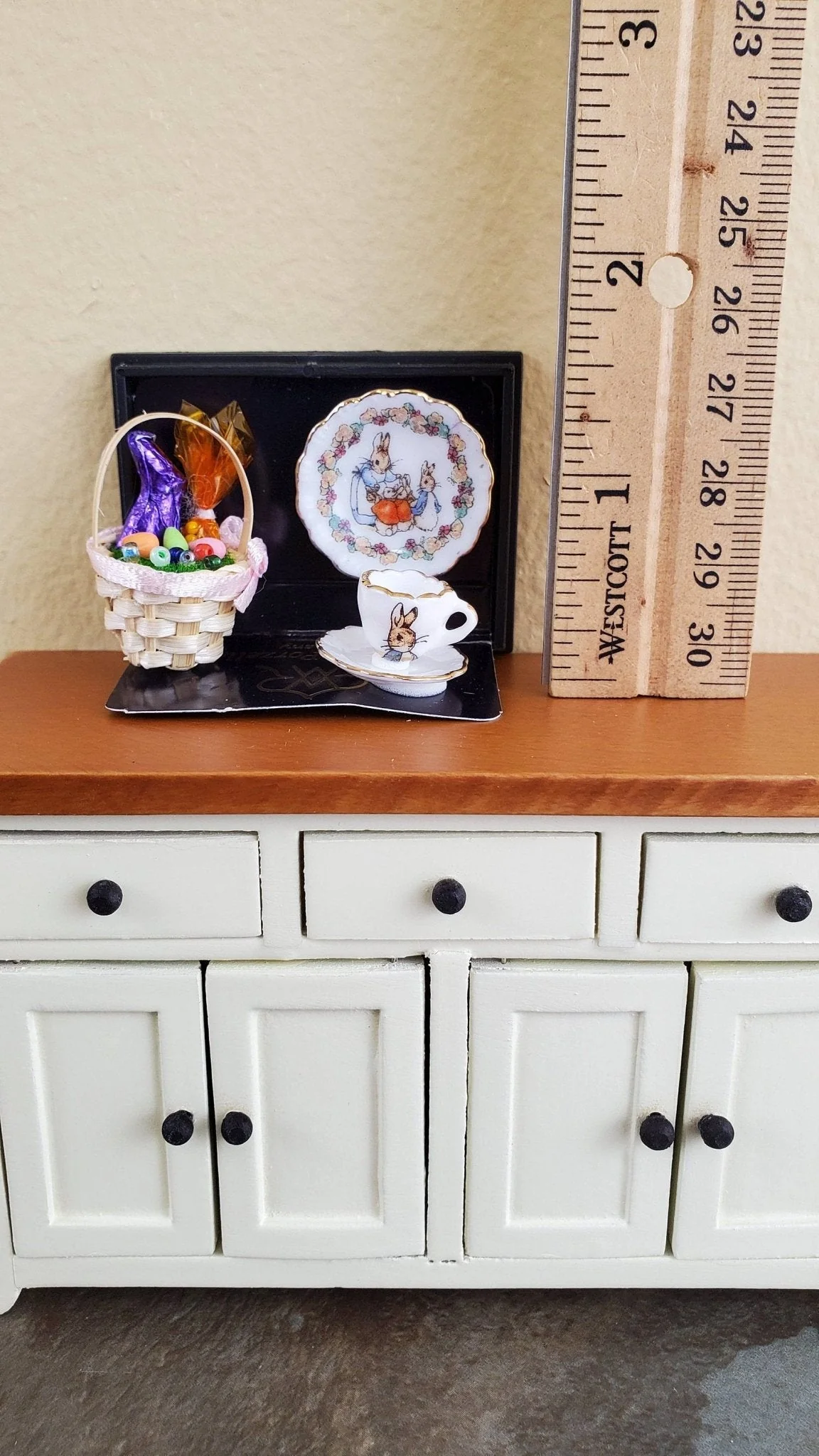 Dollhouse Miniature Peter Rabbit Easter Bunny Set Dishes Reutter Porcelain 1:12 Scale - Image 2