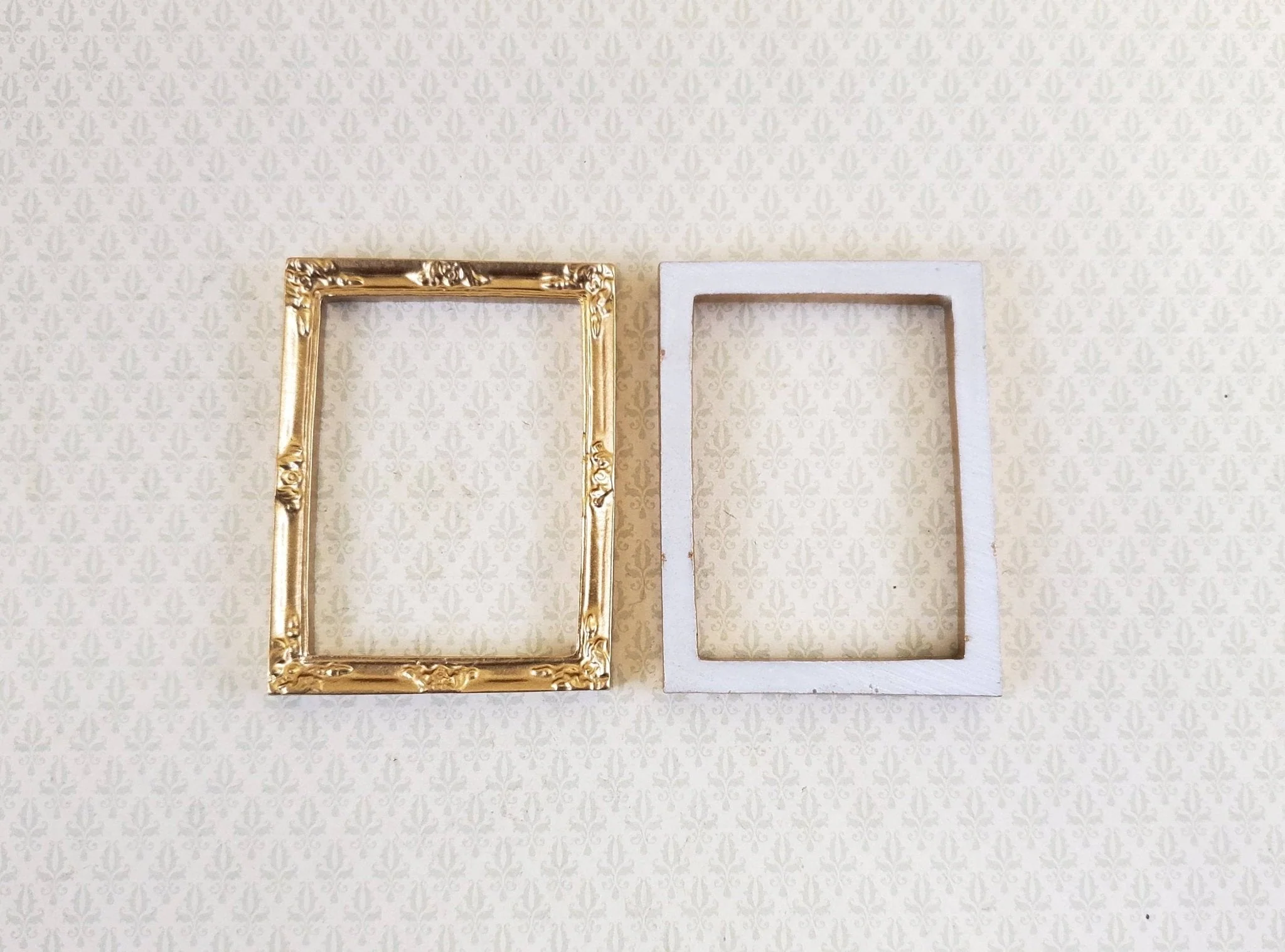 Dollhouse Miniature Picture Frame x2 Gold for Paintings Medium Size 1:12 Scale - Image 7