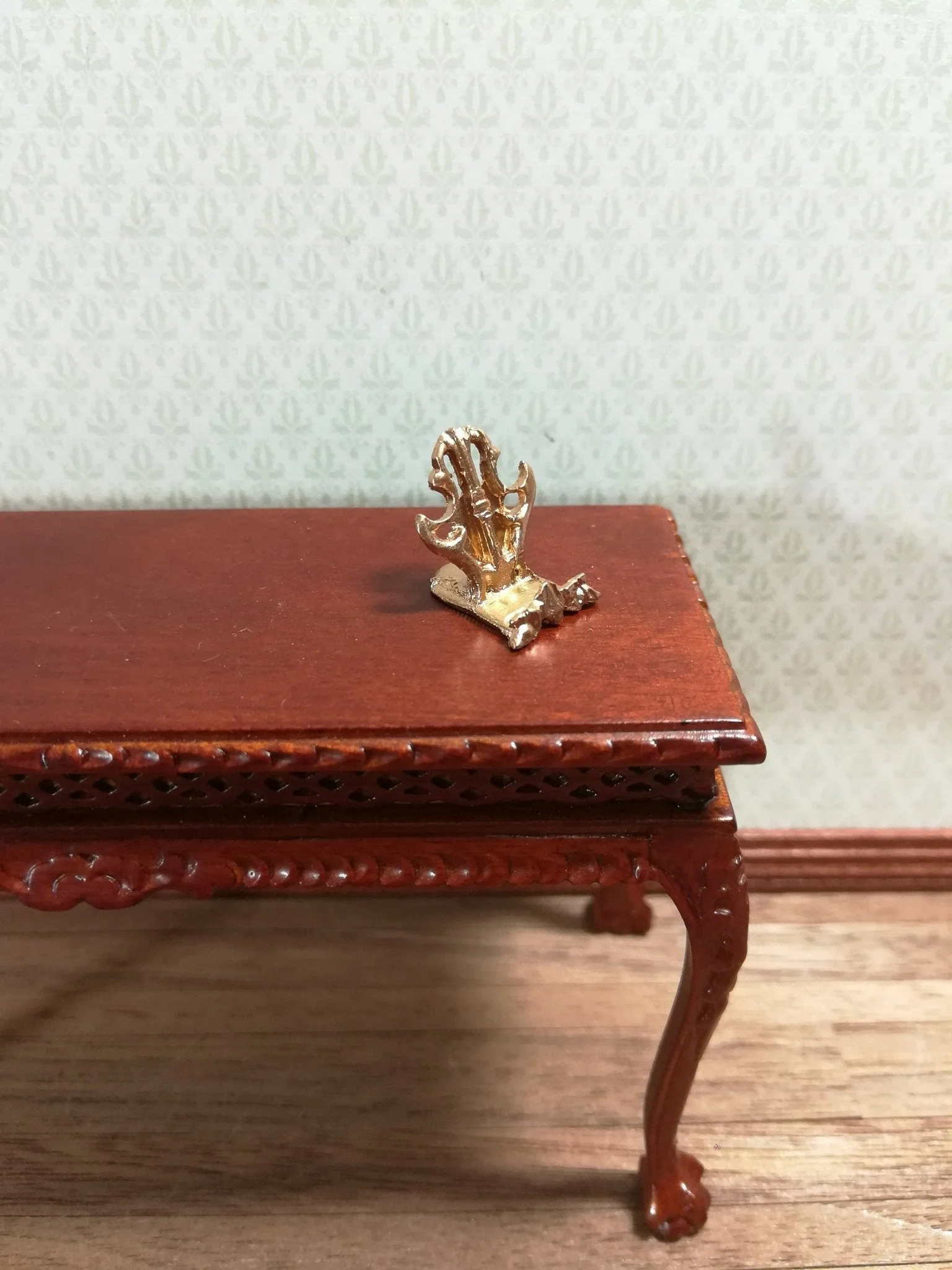 Dollhouse Miniature Plate Stand Holder Gold 1:12 Scale Painted Metal