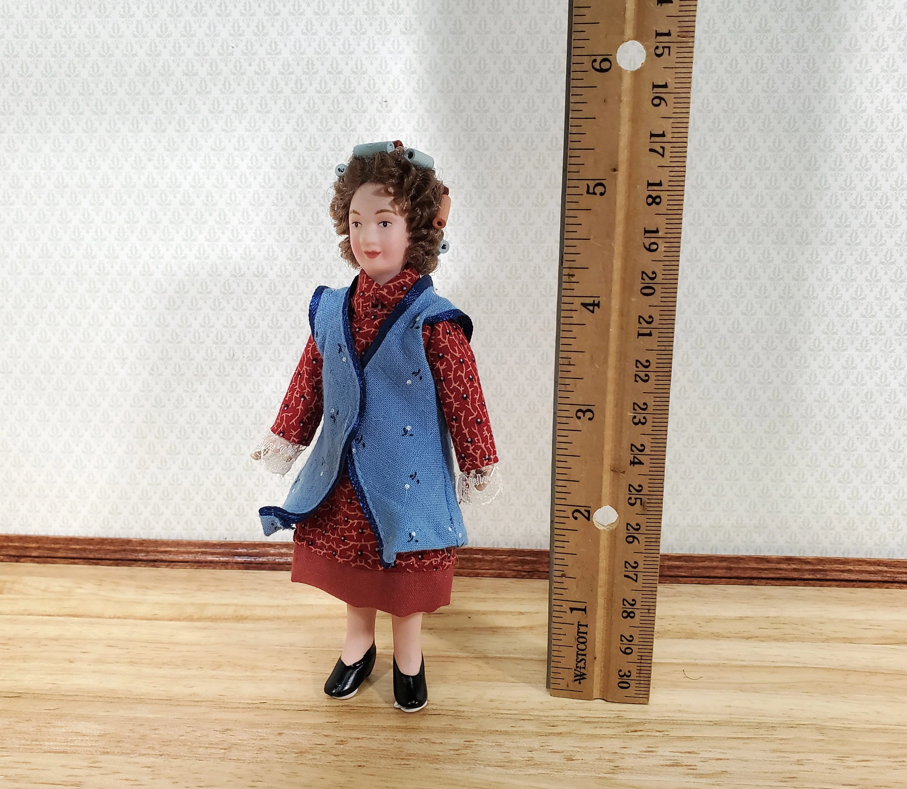 Dollhouse Miniature Porcelain Doll Modern Grandma or Mom with Curlers 1:12 Scale - Image 4