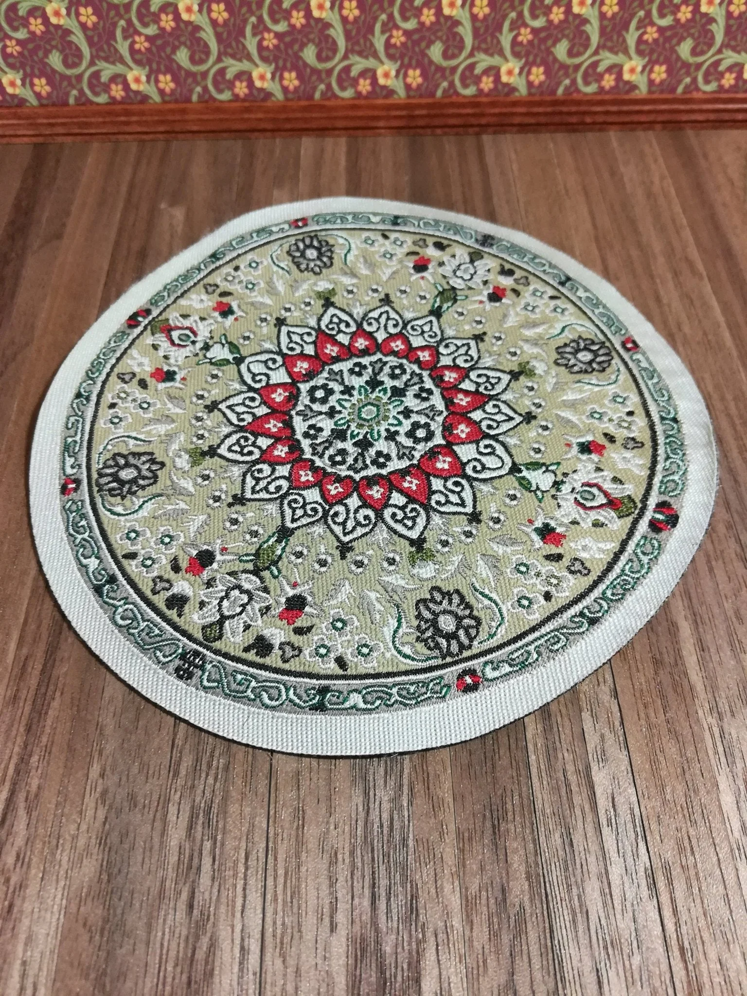 Dollhouse Miniature Round Rug Beige & Red 1:12 Scale 5 1/2"