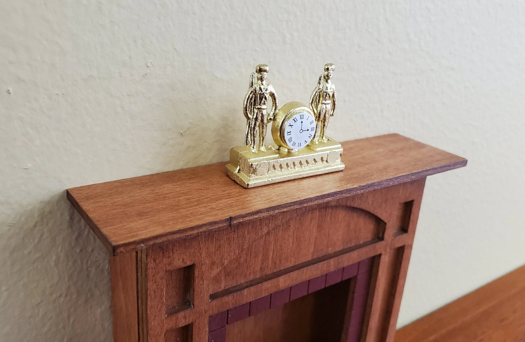 Dollhouse Soldier Mantle Clock Gold 1:12 Scale Miniatures Decor - Image 2