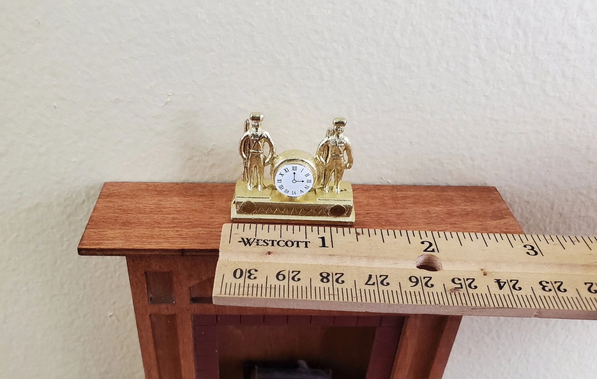 Dollhouse Soldier Mantle Clock Gold 1:12 Scale Miniatures Decor - Image 3
