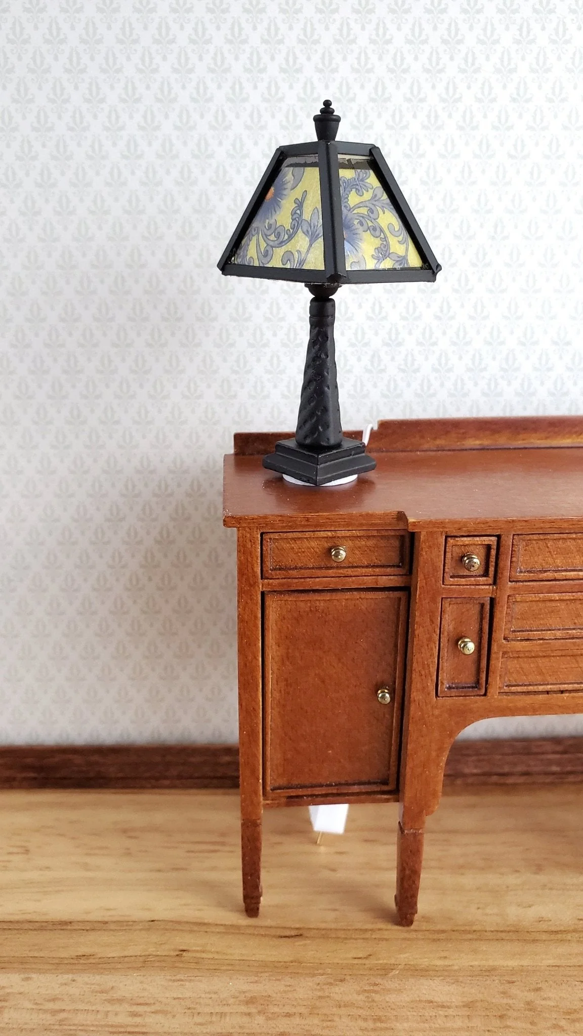 Dollhouse Miniature Table Lamp Arts & Crafts Craftsman Style 1:12 Scale 12 volt - Image 2