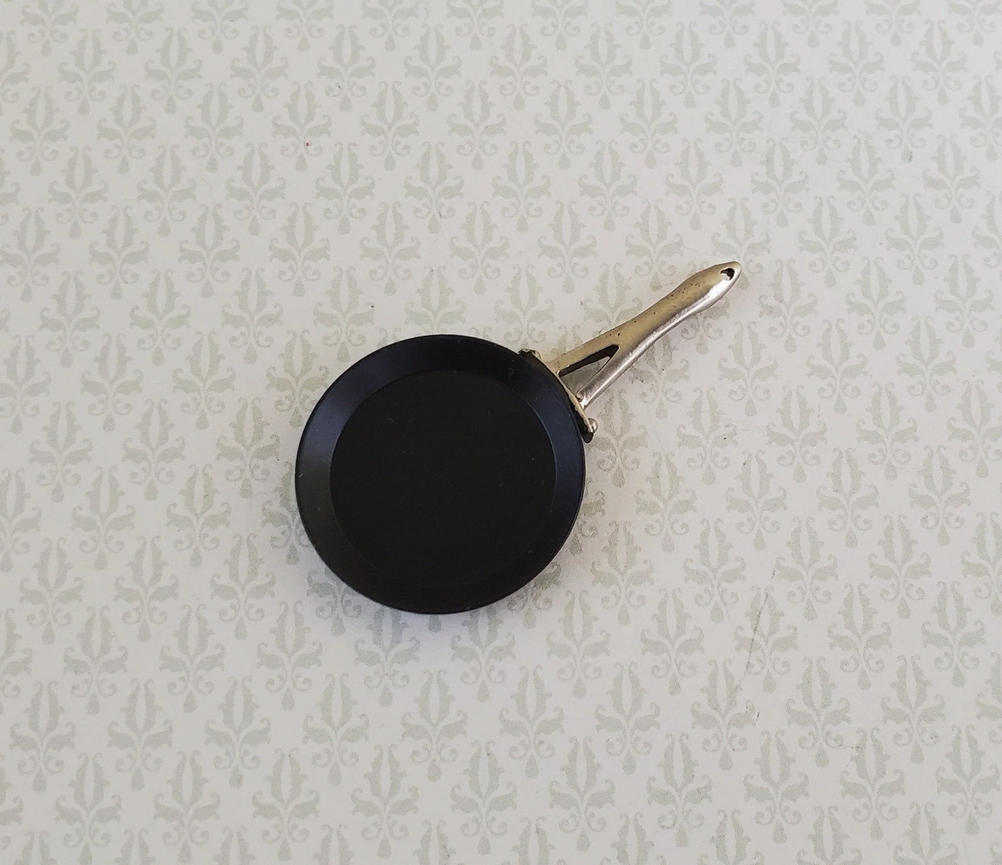 Dollhouse Miniature Teflon Pan Round Black Medium Size 1:12 Scale Modern Kitchen