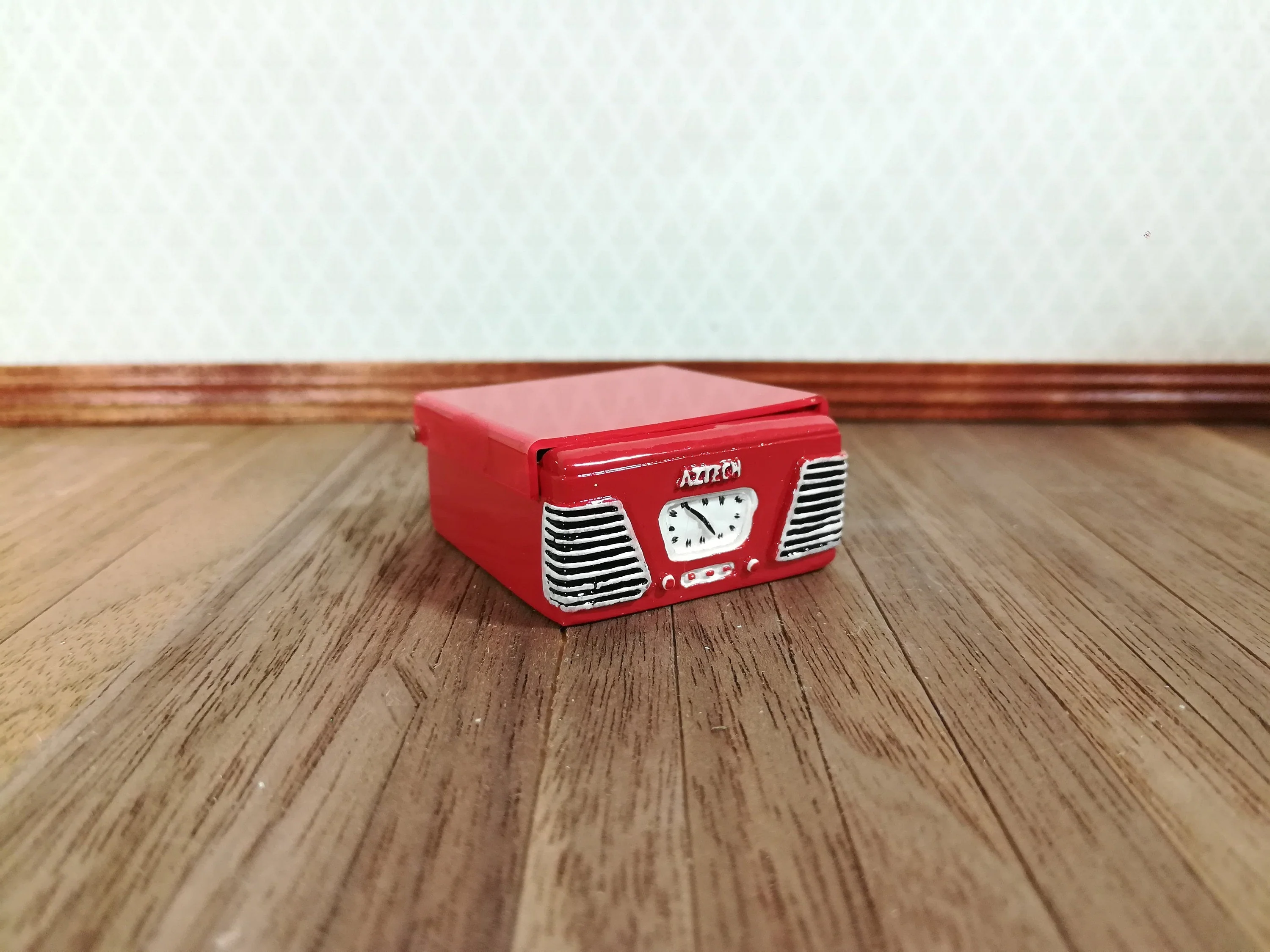 Dollhouse Miniature Turntable Record Player 1950s Style Red 1:12 Scale - Image 2