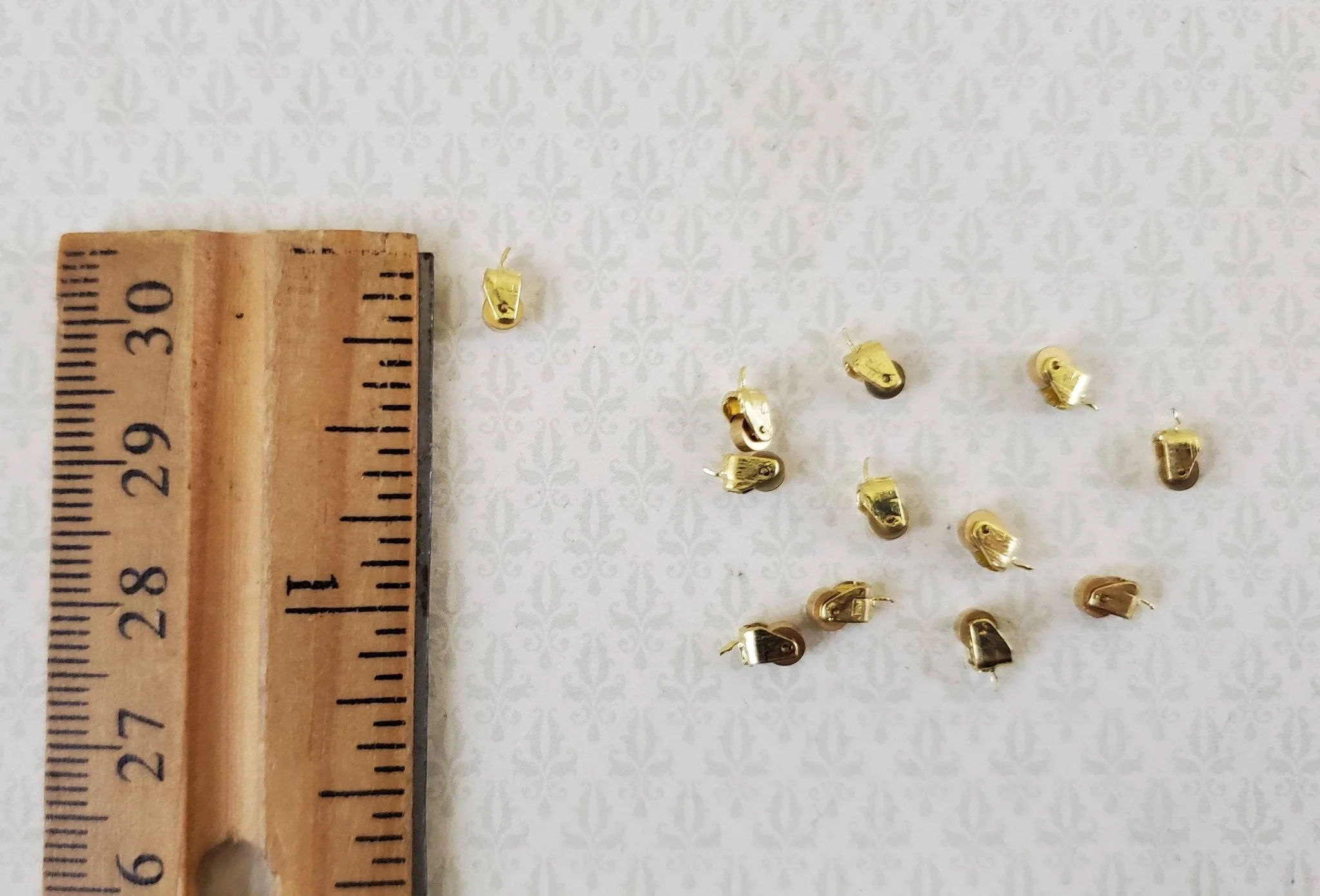 Dollhouse Wheels Tiny Gold Brass Working Set of 12 1:12 Scale Houseworks 1104 - Image 2