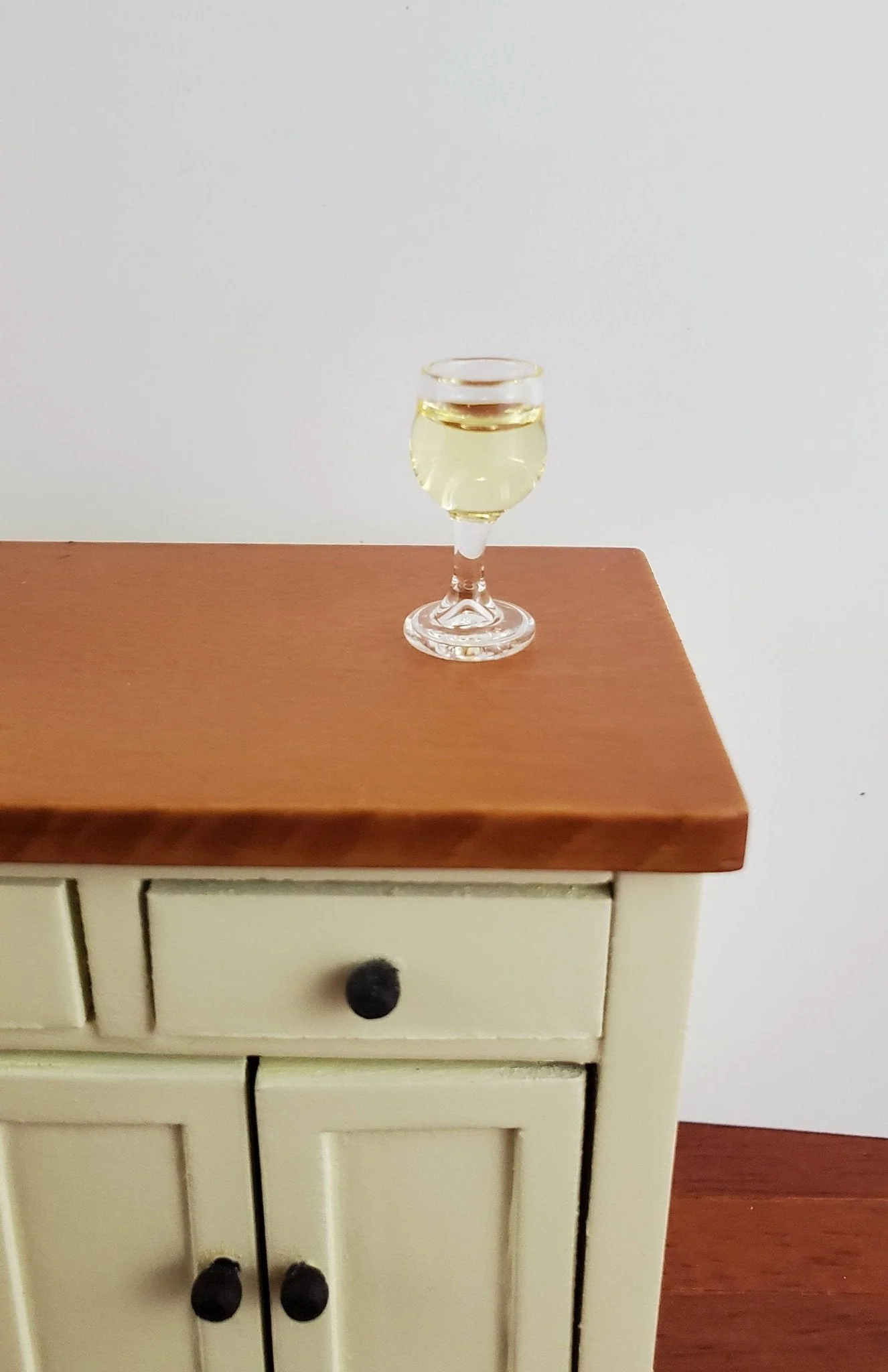 Dollhouse Miniature White Wine Glass Filled 1:12 Scale (Large)