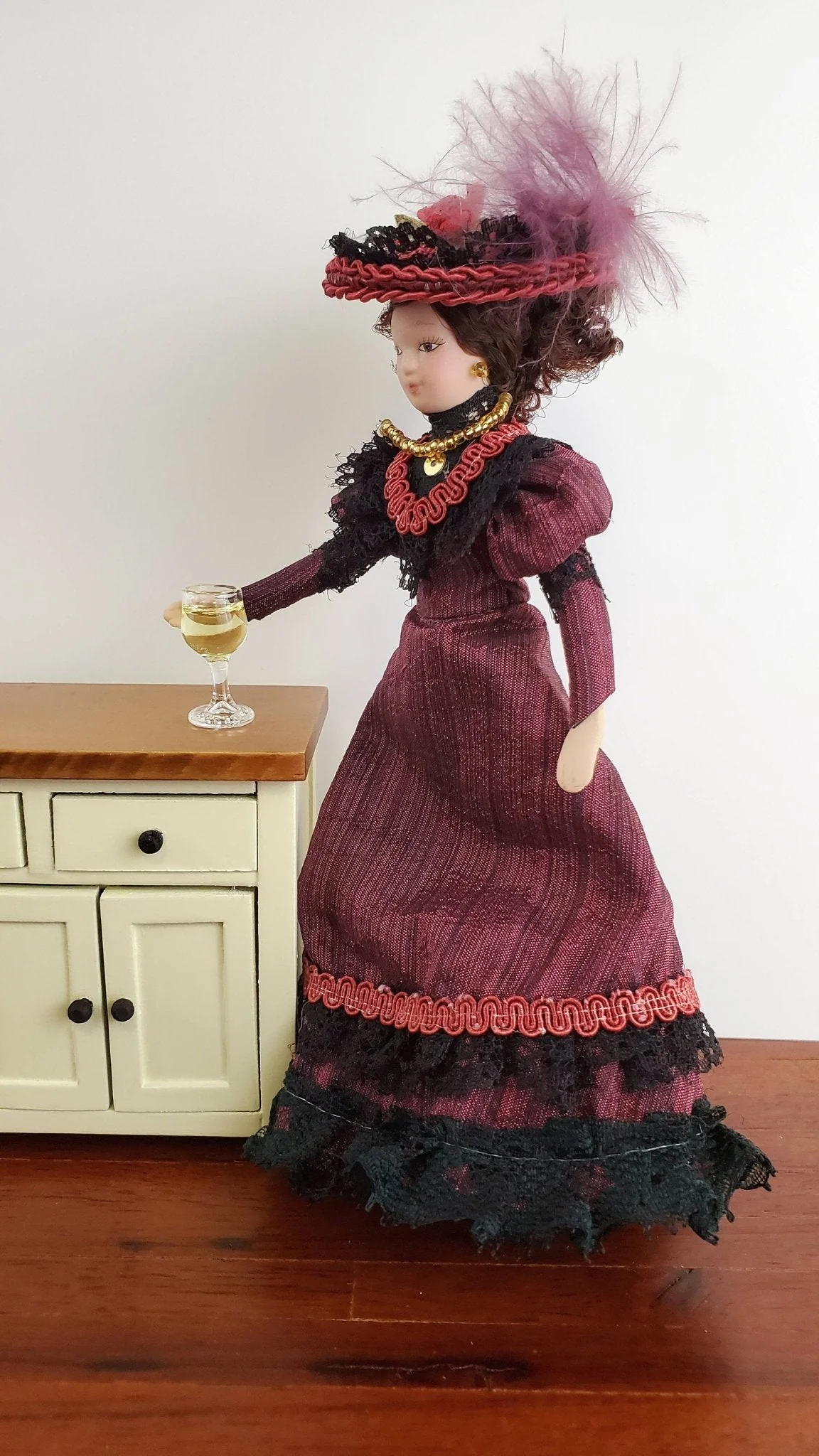 Dollhouse Miniature White Wine Glass Filled 1:12 Scale (Large) - Image 3