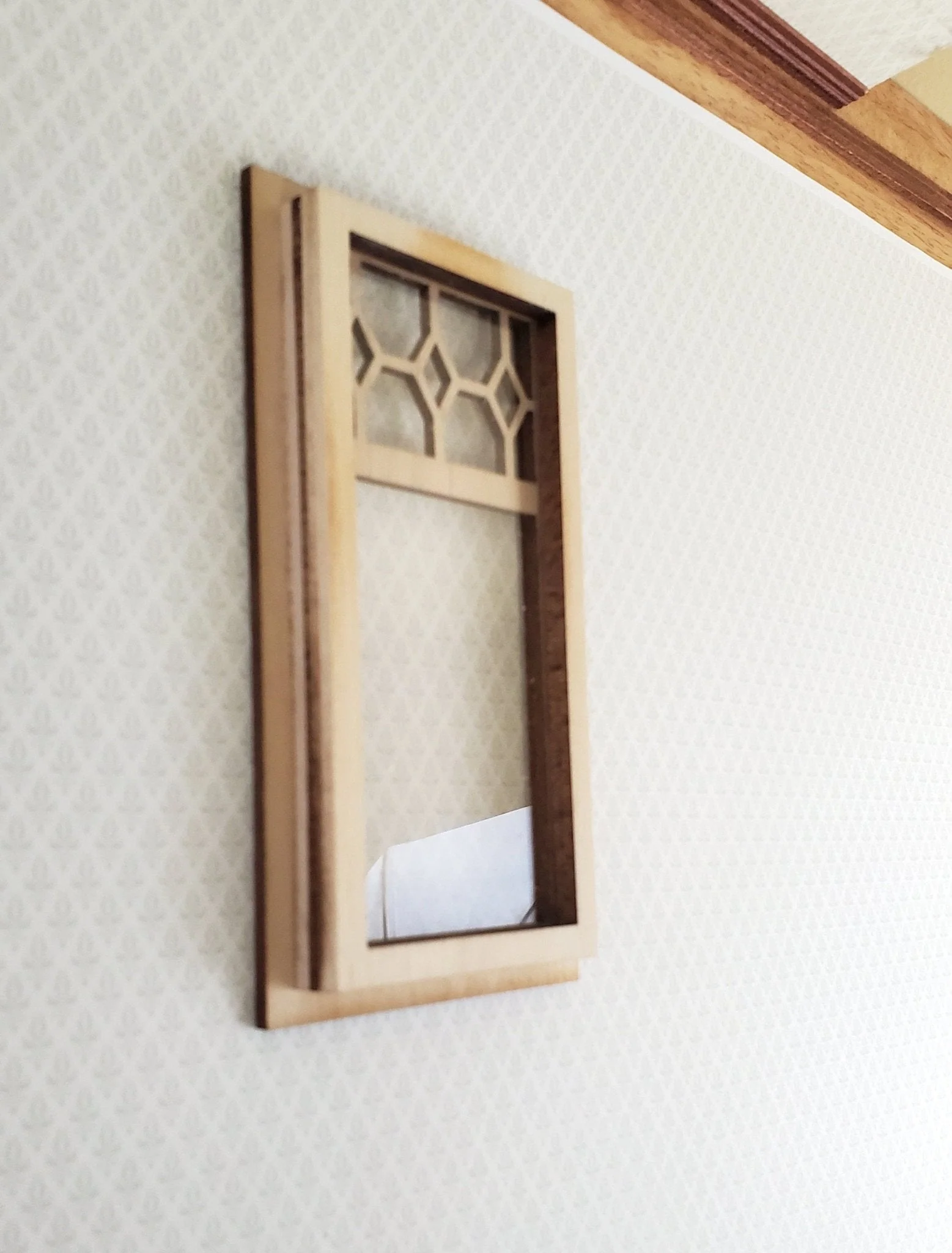 Dollhouse Miniature Window Victorian Style Diamond Top 1:12 Scale Alessio 2186 - Image 4