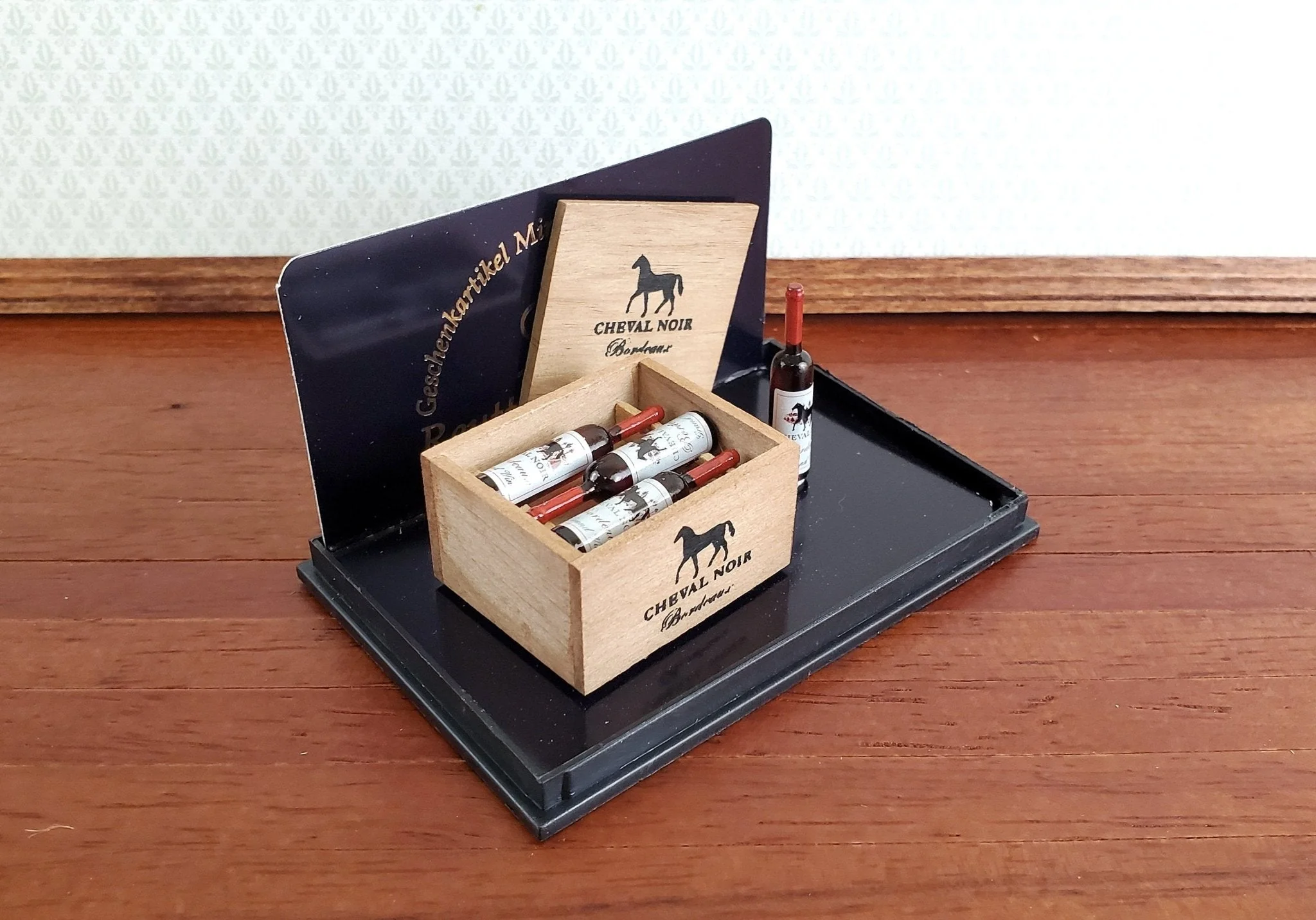 Dollhouse Miniature Wine Crate with Bottles Red Bordeaux 1:12 Scale by Reutter