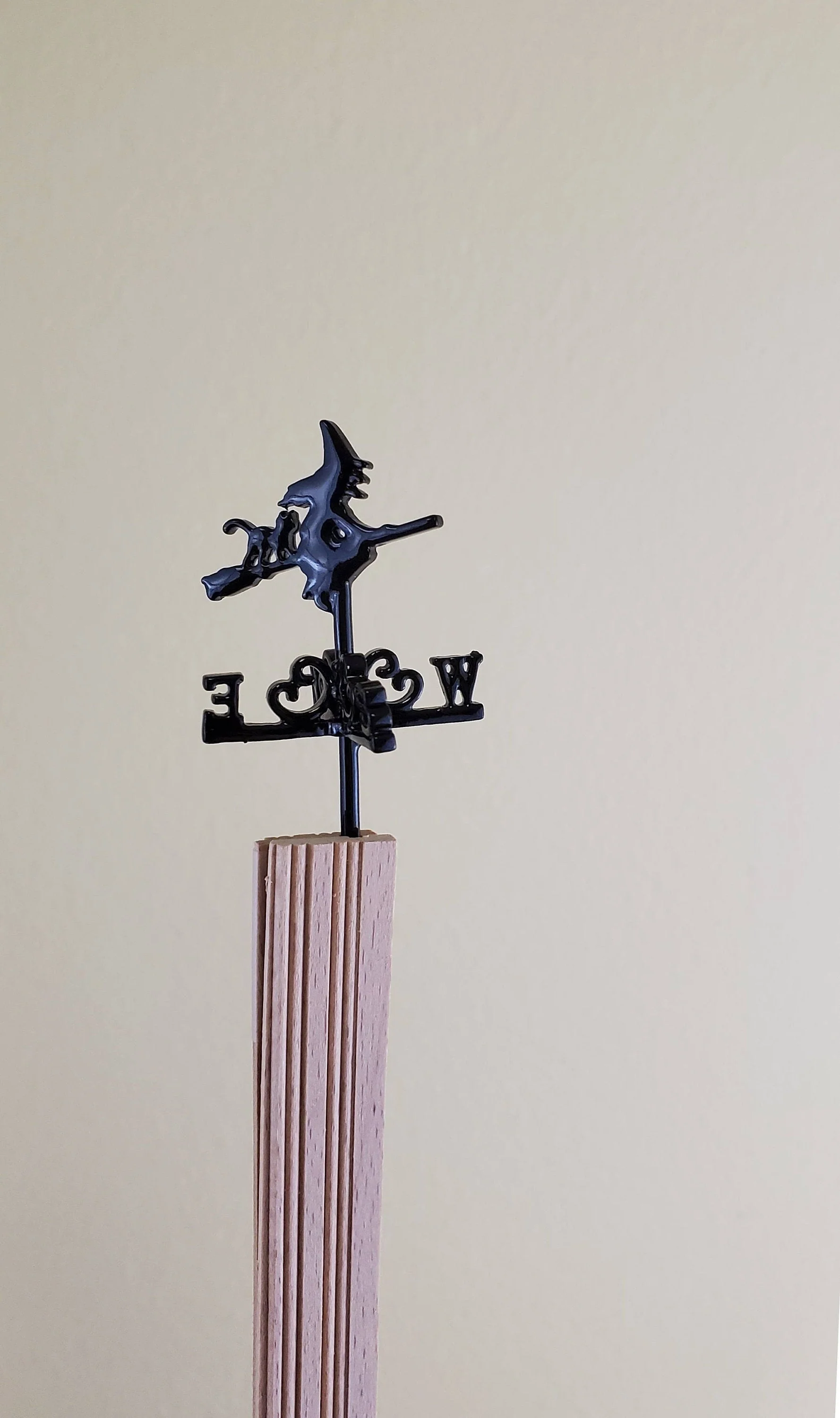 Dollhouse Small Witch Weathervane Black Metal HALF SCALE 1:24 Miniature - Image 3