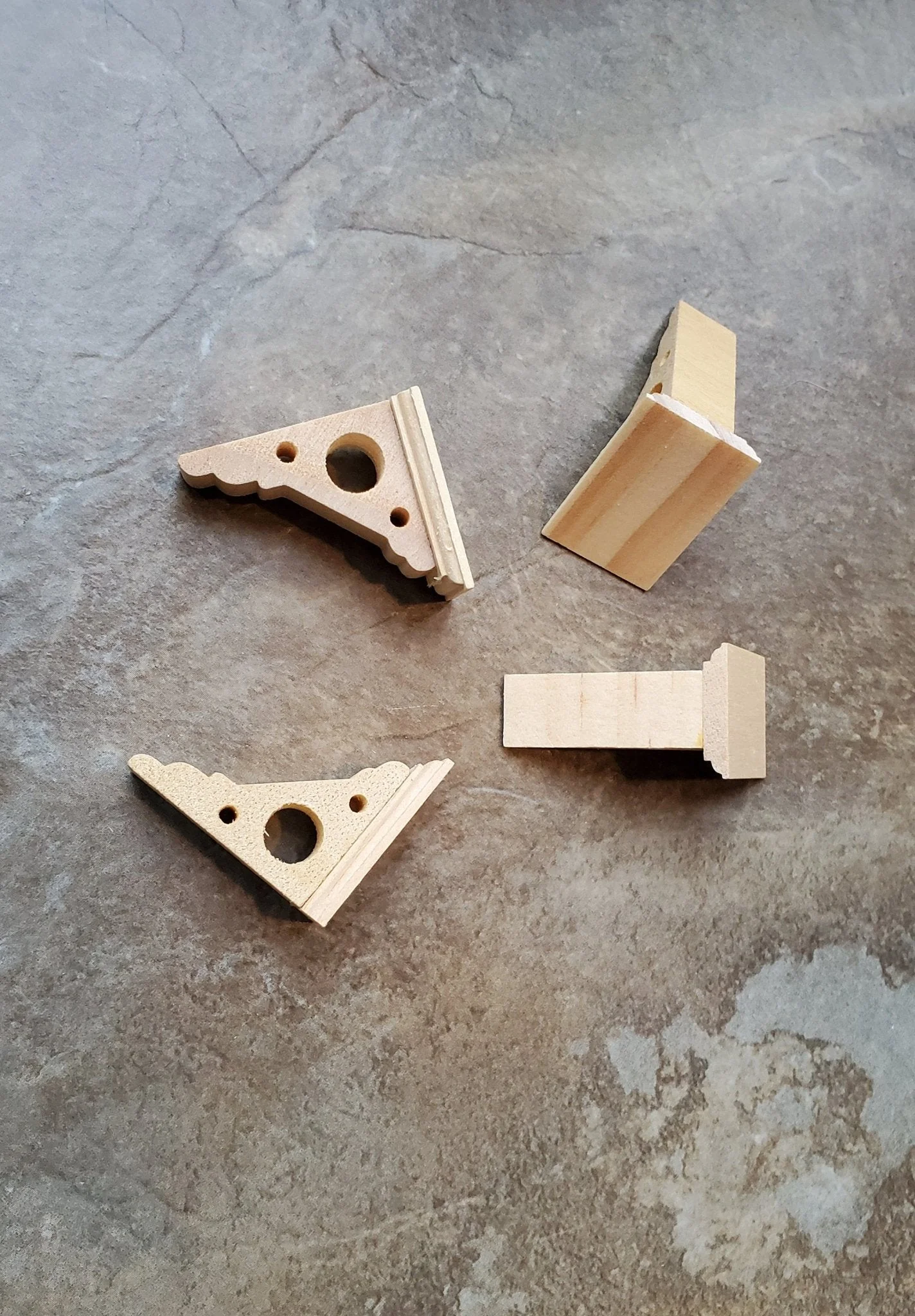 Dollhouse Miniature Wood Corbels or Brackets Houseworks 1:12 Scale Set of 4 - Image 3