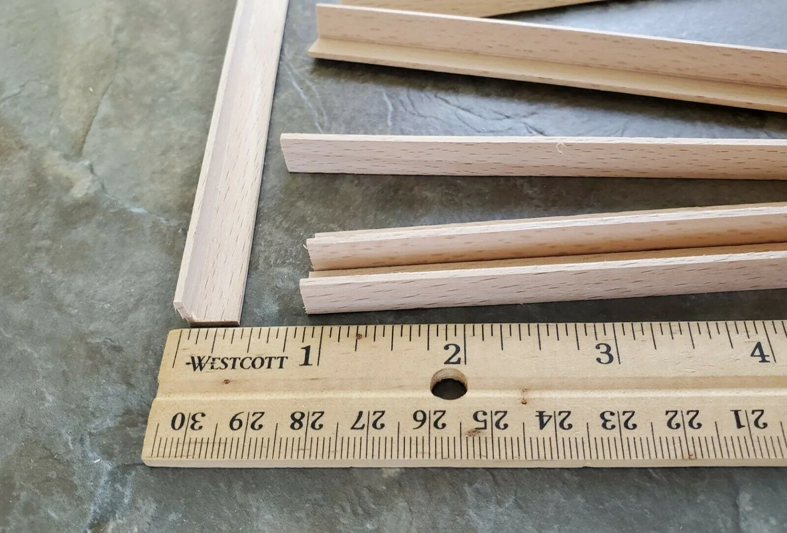 Dollhouse Miniatures 6" Pieces x6 Corner Trim Molding 3/8" x 3/8" x 6" - 70295 - Image 4