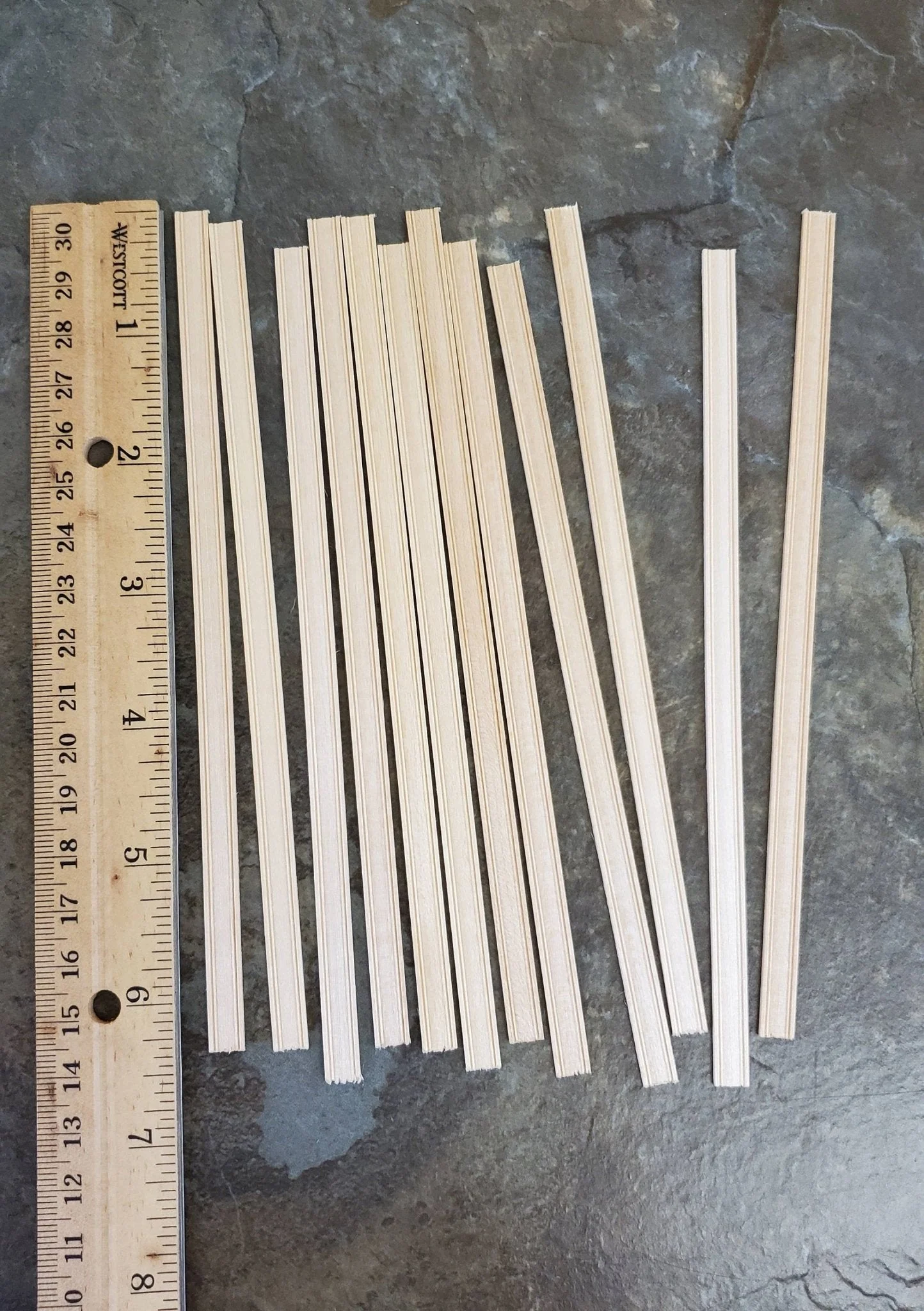 Dollhouse Miniatures 6" Scrap Trim Chair Rail or Trim Molding 1/4" wide 12 Pieces 1:12 Scale - Image 2