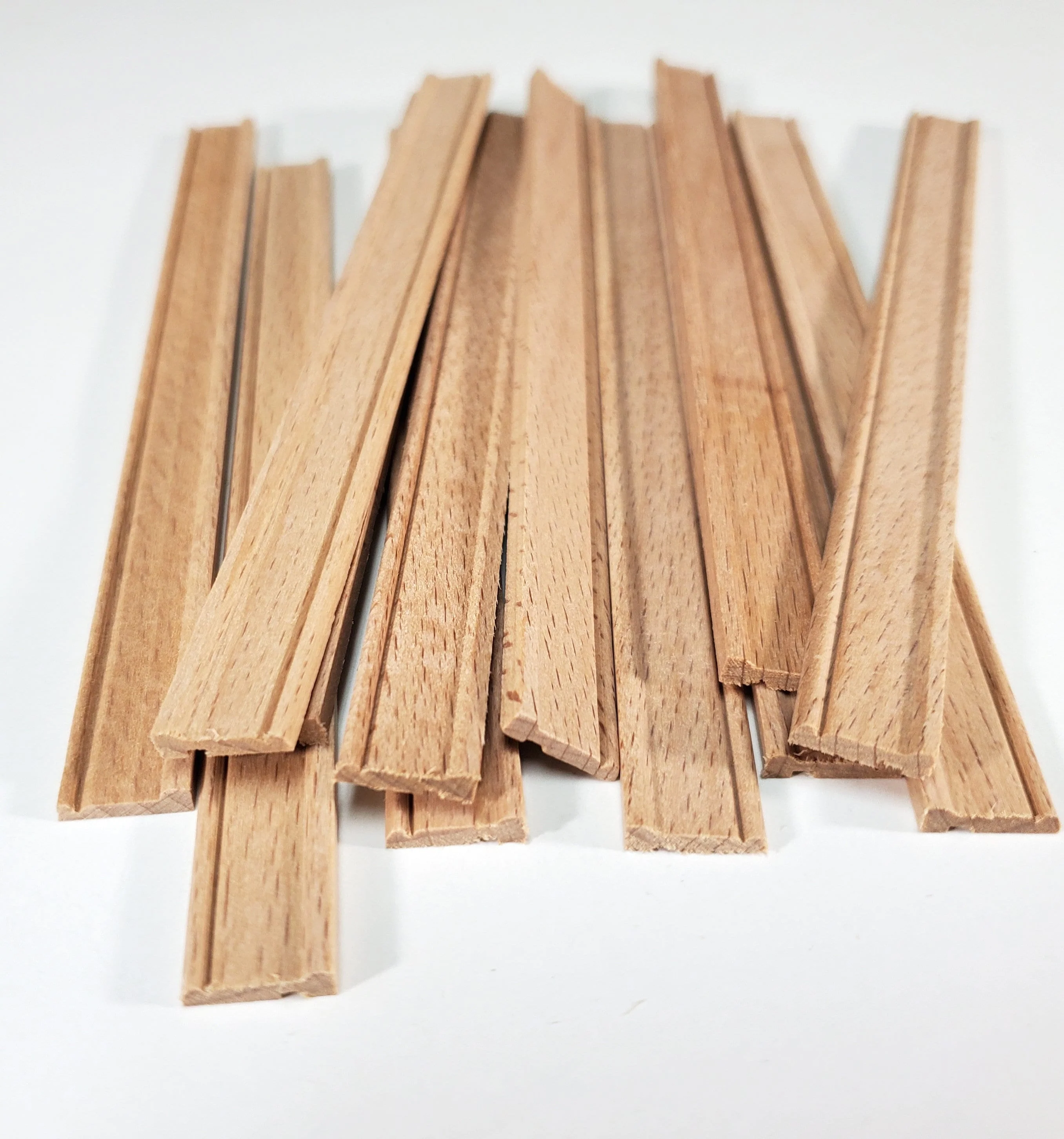 Dollhouse Miniatures Baseboard Trim 6" x12 Scrap Pieces 1:12 Scale CLA77055