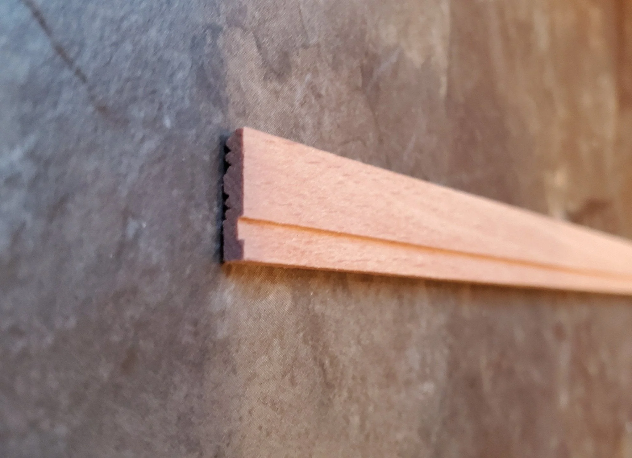 Dollhouse Miniatures Baseboard Trim or Molding with Wire Channel 1/2" wide x 18" 1:12 Scale - Image 4