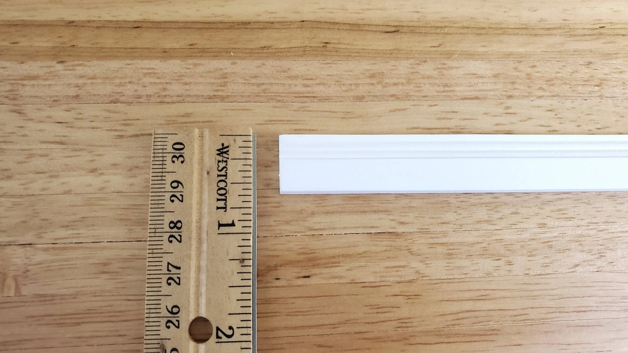 Dollhouse Miniatures Baseboard Trim White Molding 5/8" tall x 17 3/4" long 1:12 Scale Skirting - Image 3