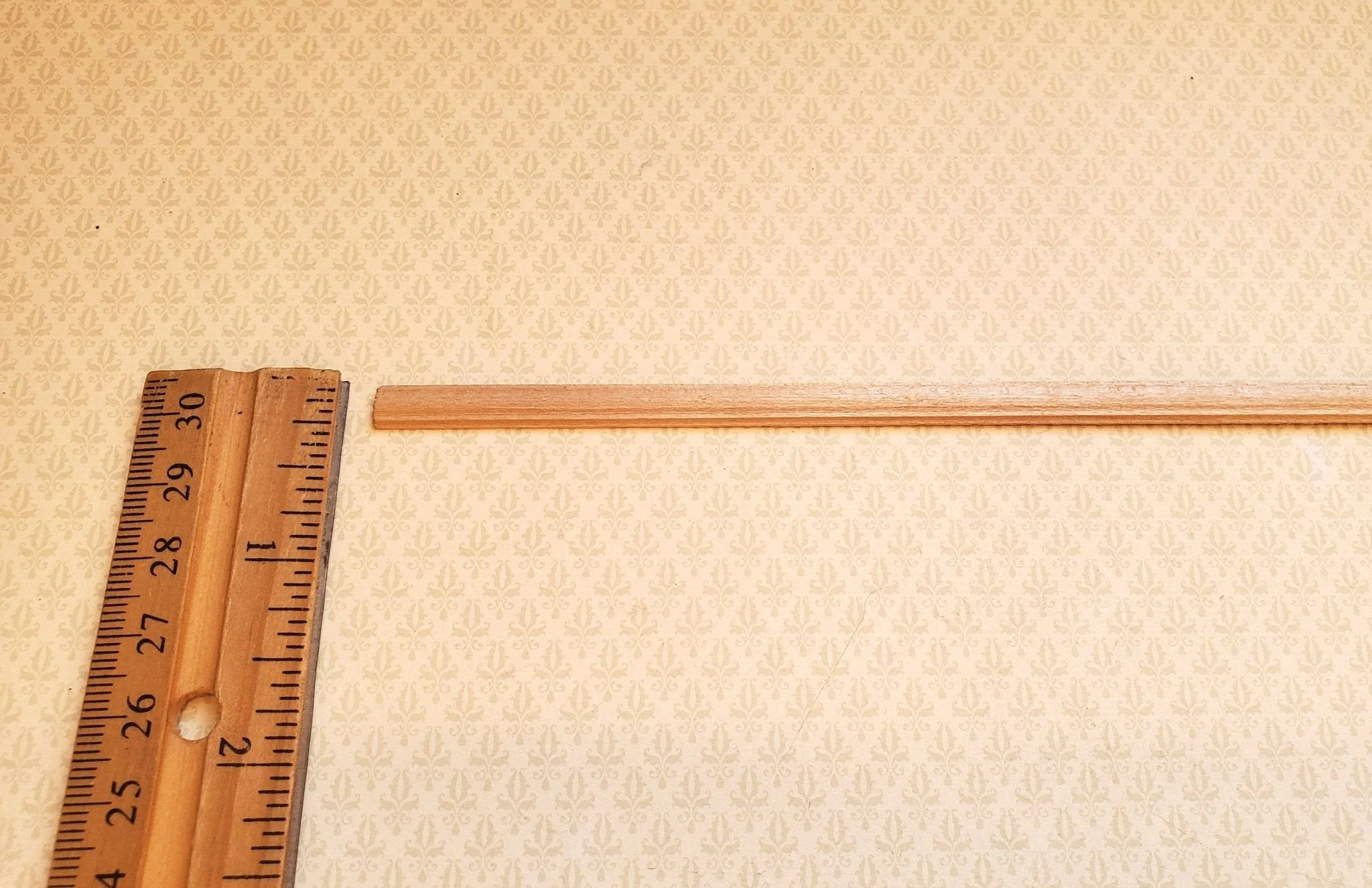 Dollhouse Miniatures Chair Rail or Trim Molding 1/4" wide x 18" long 1:12 Scale - Image 3