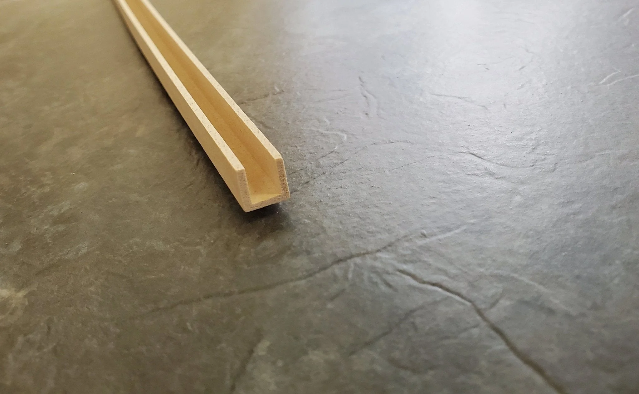 Dollhouse Channel Molding Trim 3/8" x 3/8" x 18" Interior Channel 1/4" HW7067 - Image 3