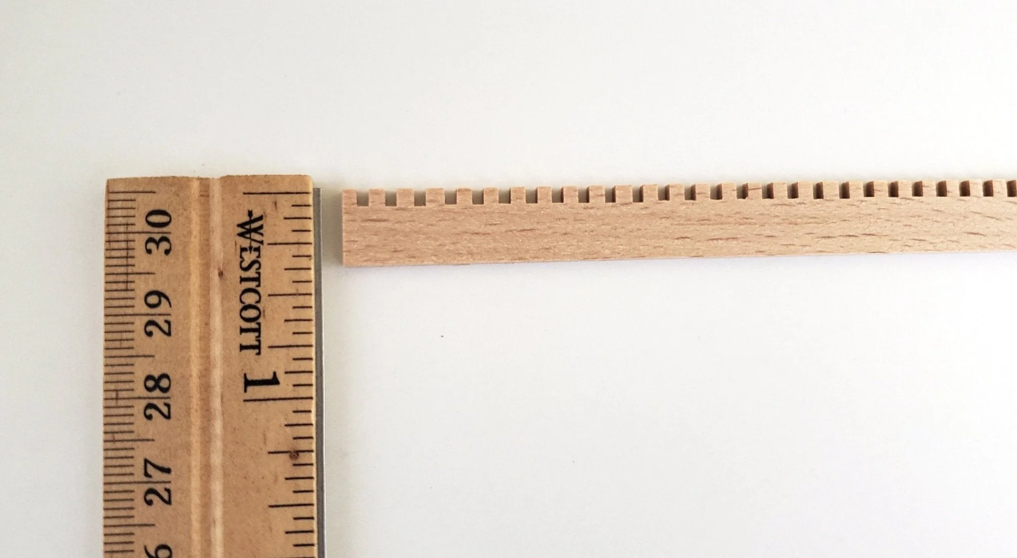 Dollhouse Miniatures Flat Dentil Crown Molding Scrap Pieces 6" Long x6 Trim 1:12 Scale - Image 3