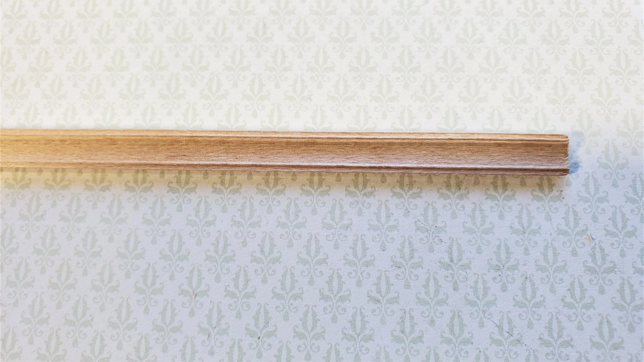 Dollhouse Miniatures Picture Frame or Trim Molding 1/4" wide x 18" long 1:12 Scale - Image 3