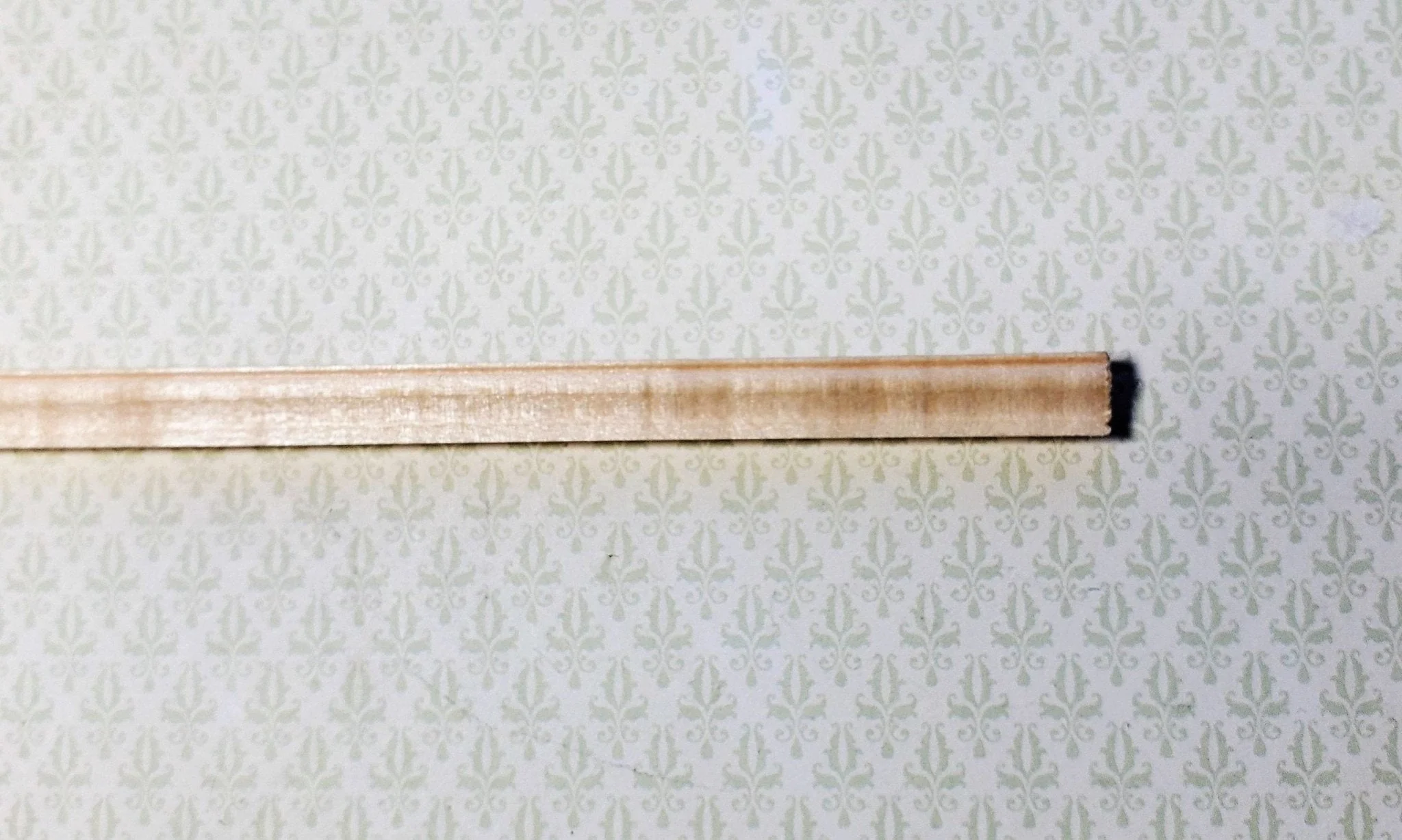 Dollhouse Miniatures Picture Frame or Trim Molding 1/4" wide x 18" long 1:12 Scale - Image 3