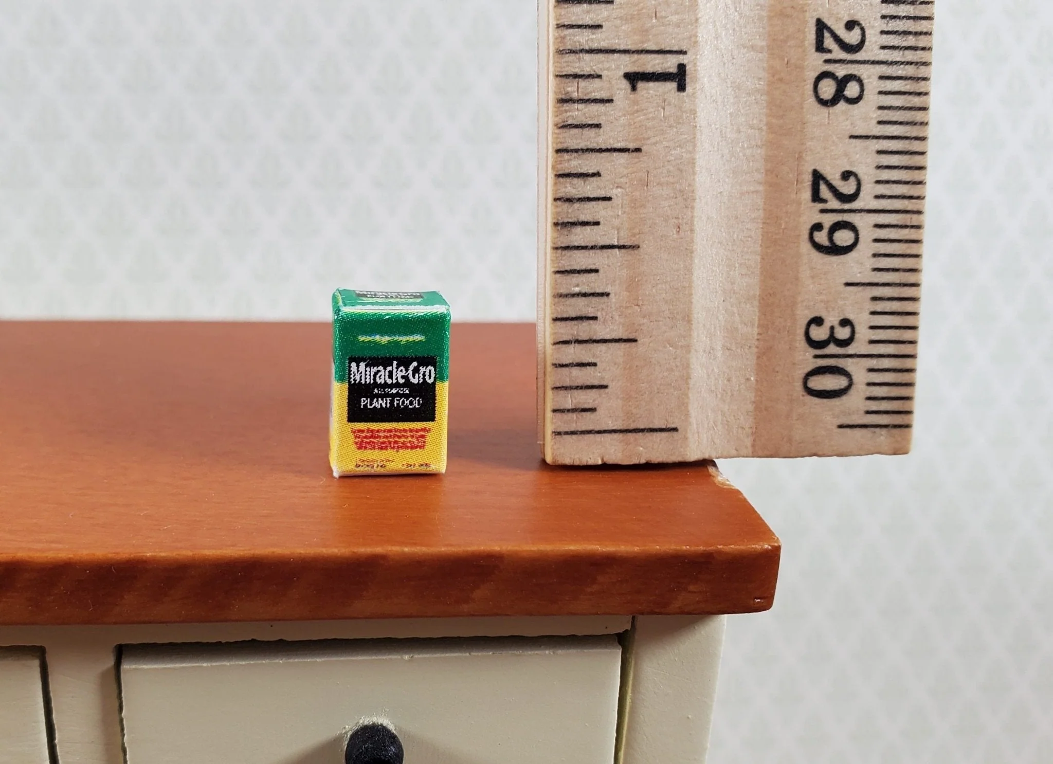Dollhouse Miracle Gro Plant Food Small Box 1:12 Scale Modern Miniature Handmade - Image 3