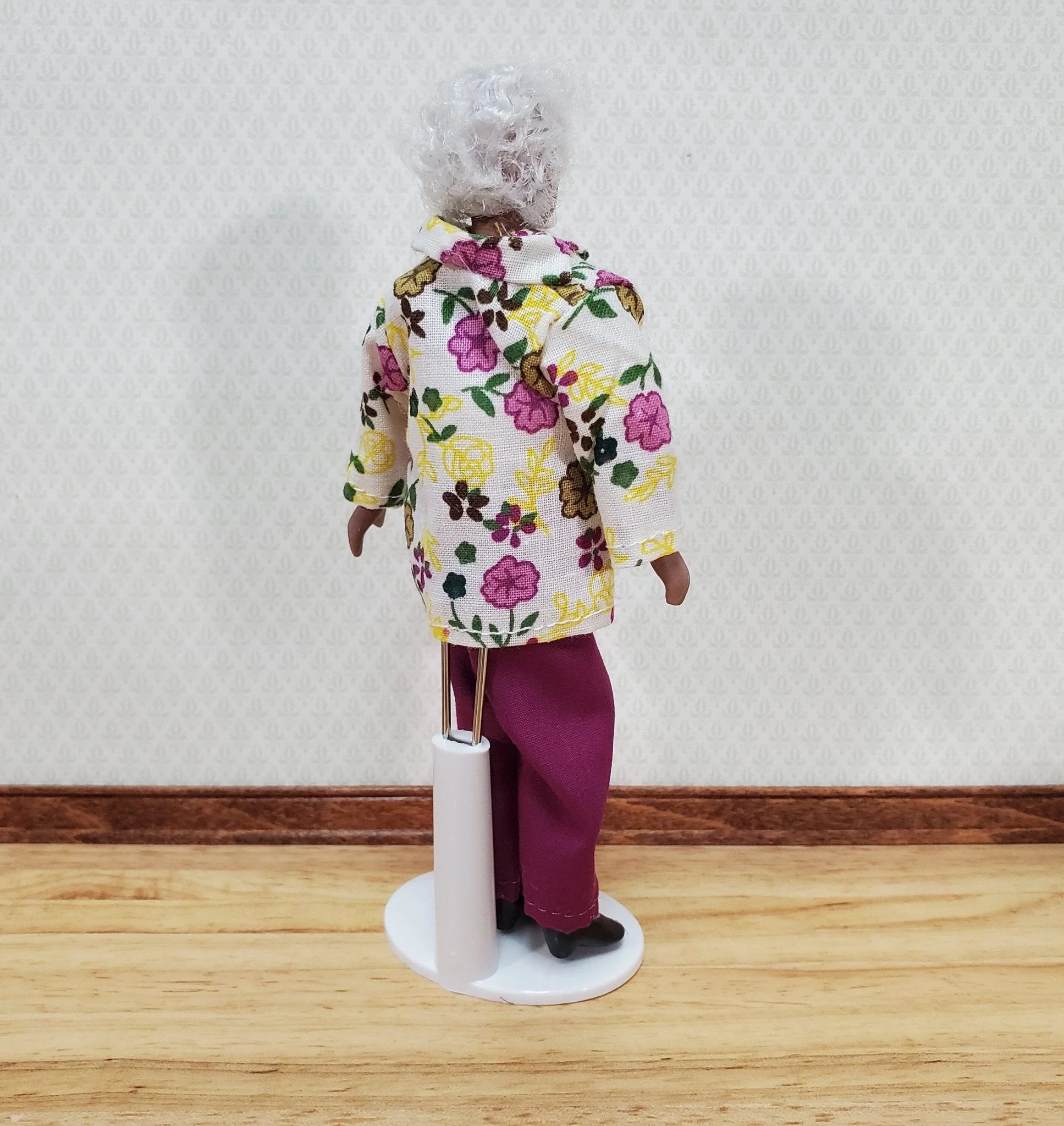 Dollhouse Modern Grandma Black Brown Doll Grandmother Woman Porcelain Poseable 1:12 Scale Miniature - Image 3