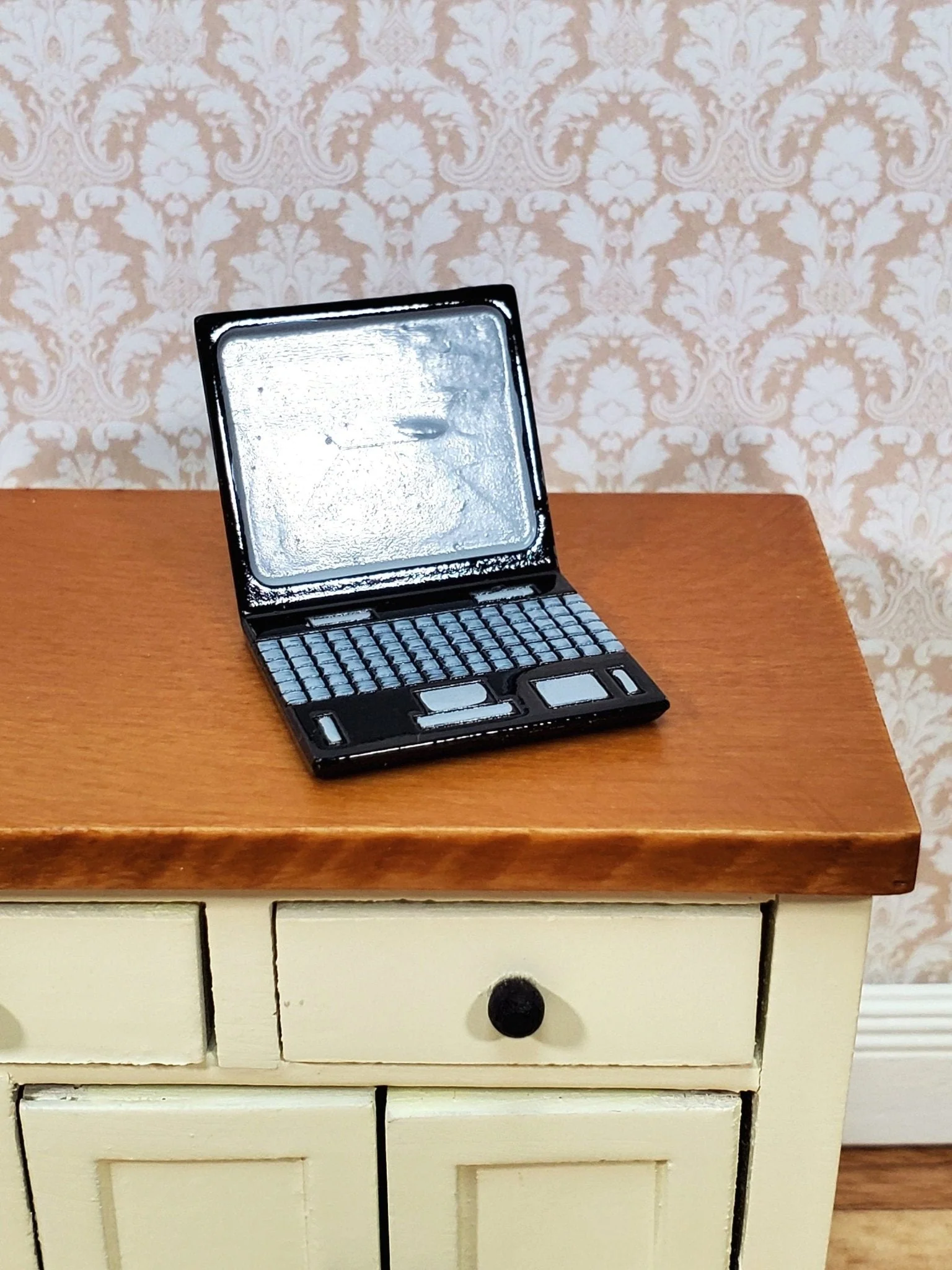 Dollhouse Modern Laptop Computer Metal Black & Silver 1:12 Scale Miniature