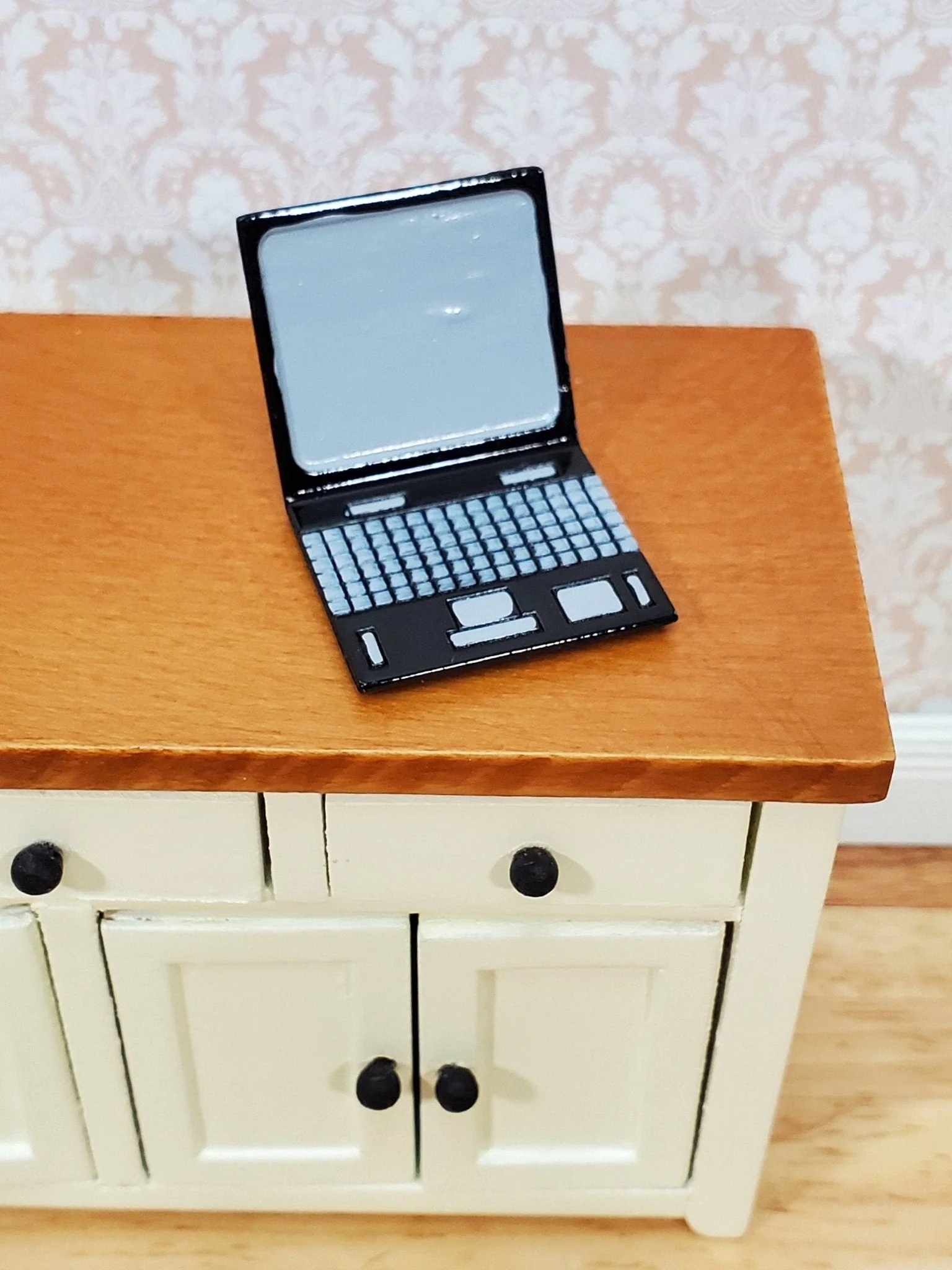 Dollhouse Modern Laptop Computer Metal Black & Silver 1:12 Scale Miniature - Image 2