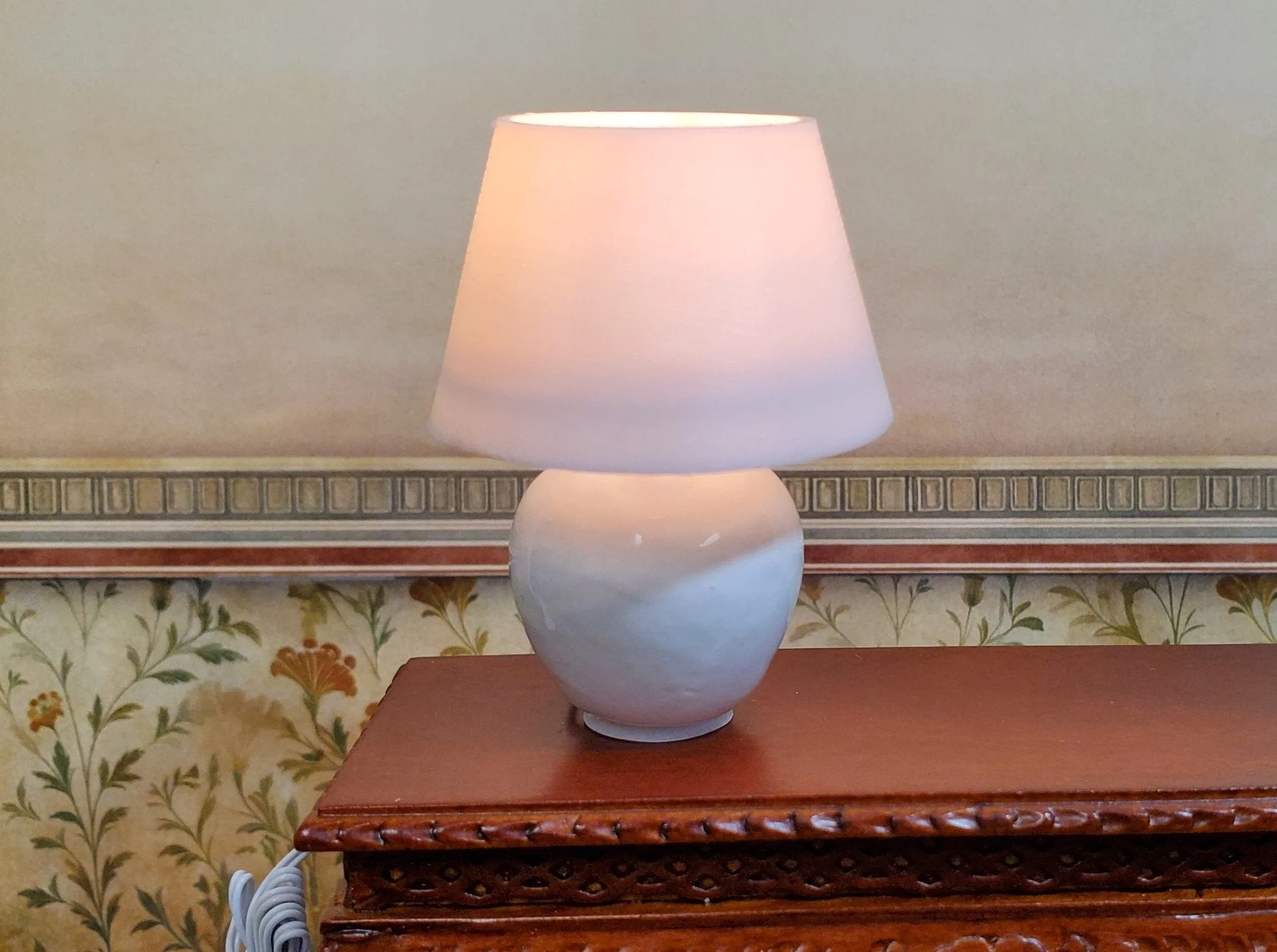 Dollhouse Modern Table Lamp White Ceramic Base 1:12 Scale 12 volt with Plug - Image 4