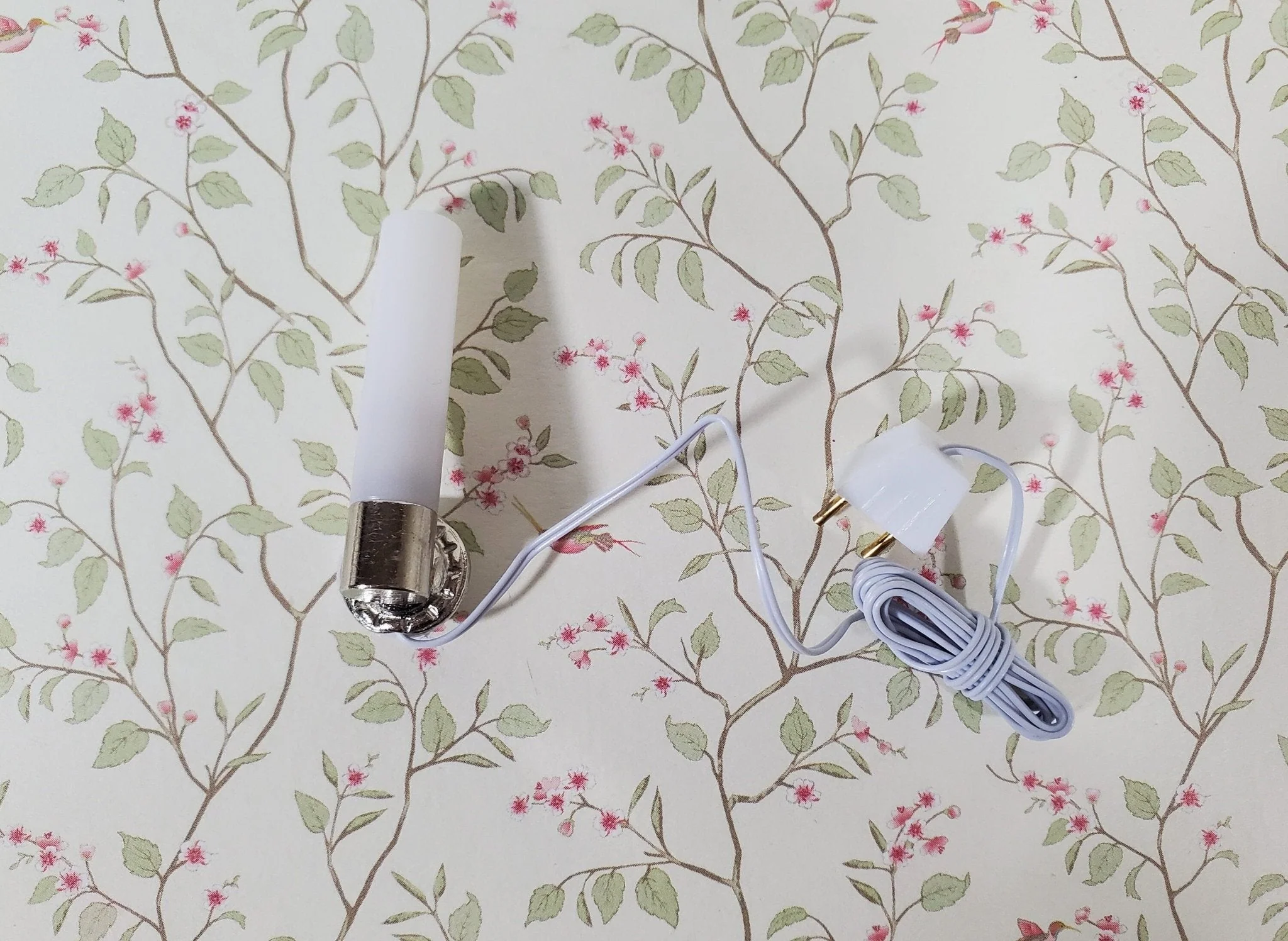 Dollhouse Modern Wall Light Sconce Silver with Plug 12 Volt Electric 1:12 Scale Miniature - Image 4
