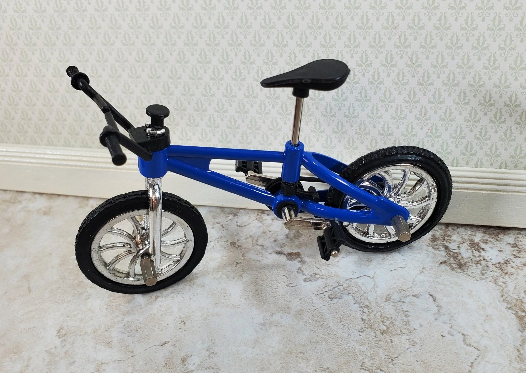 Dollhouse Mountain Bike Bicycle Blue & Black 1:12 Scale Miniature Moveable