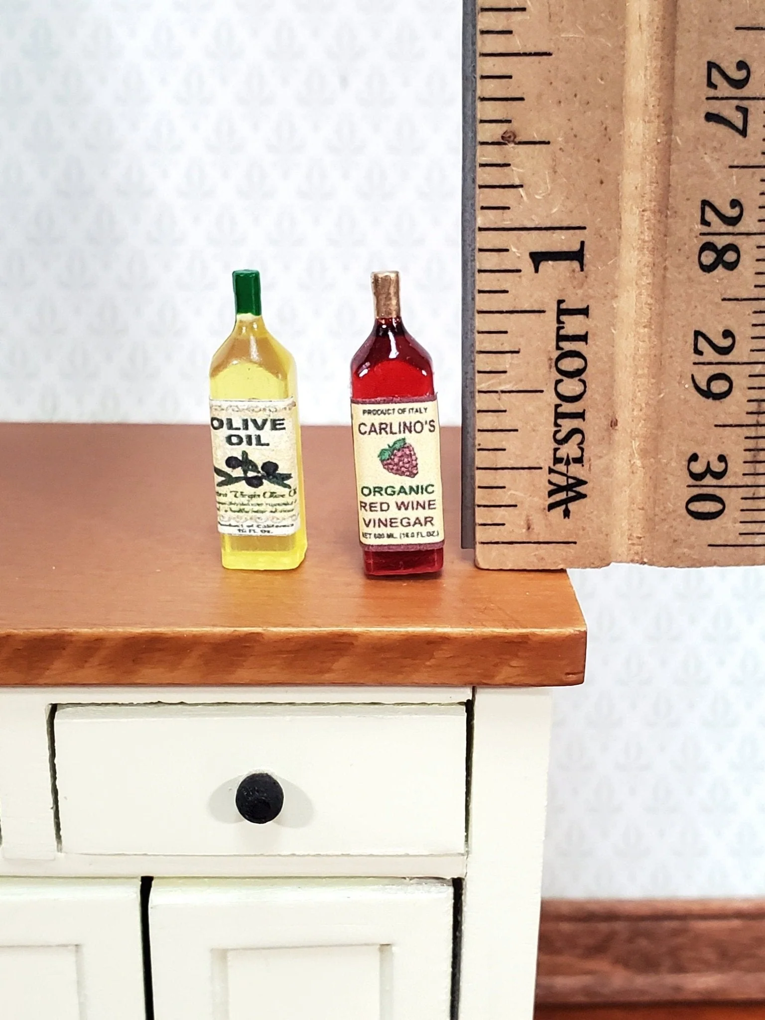 Dollhouse Olive Oil & Red Wine Vinegar Bottles 1:12 Scale Miniature Kitchen Accessory - Image 3